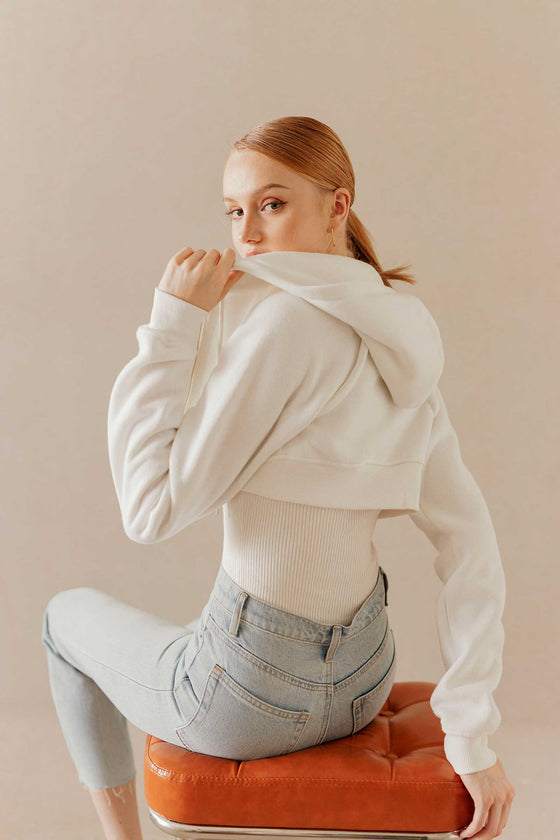 Doliovuy Cropped Jacket (White)