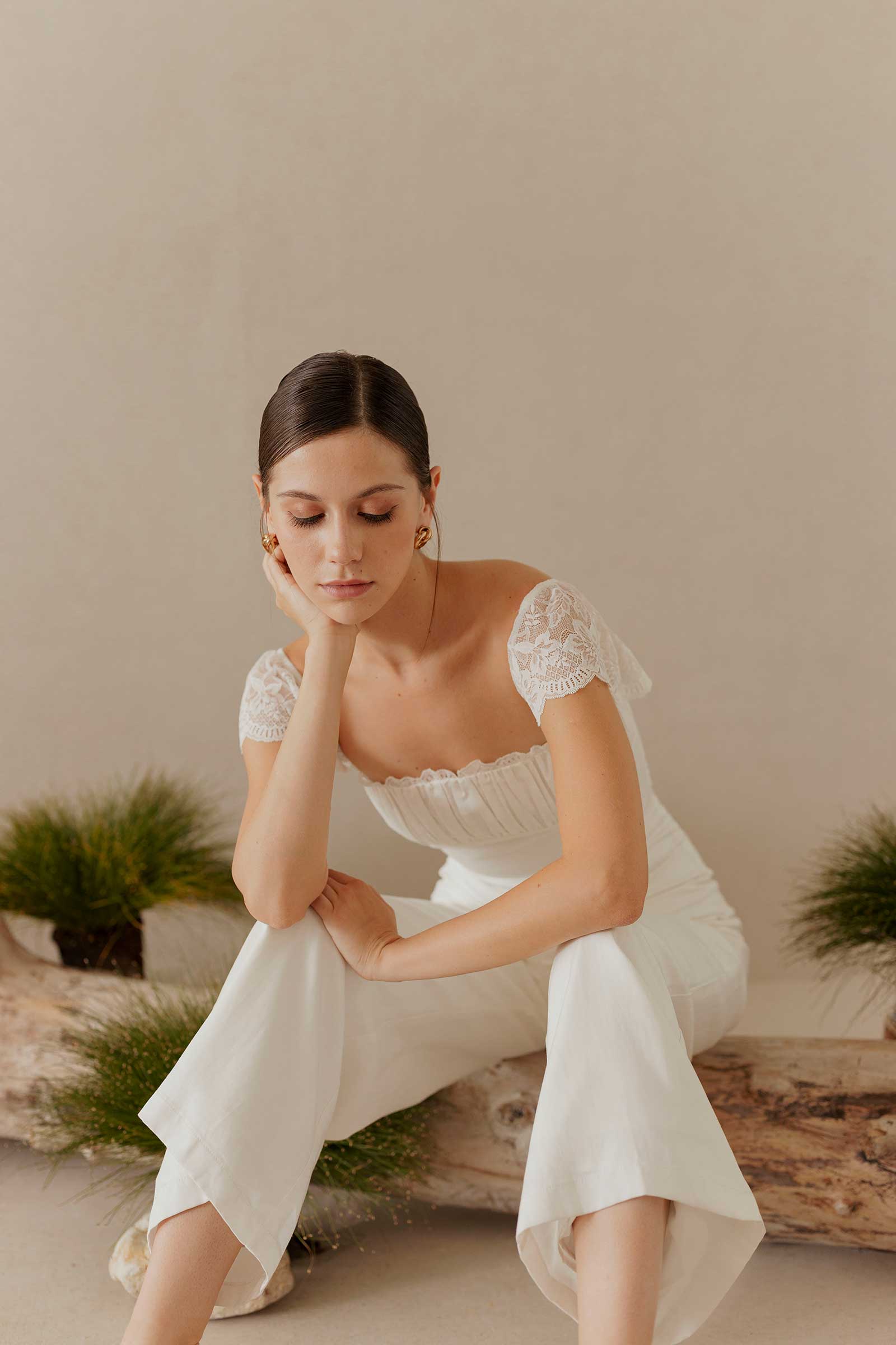 Daverlia Jumpsuit (White)