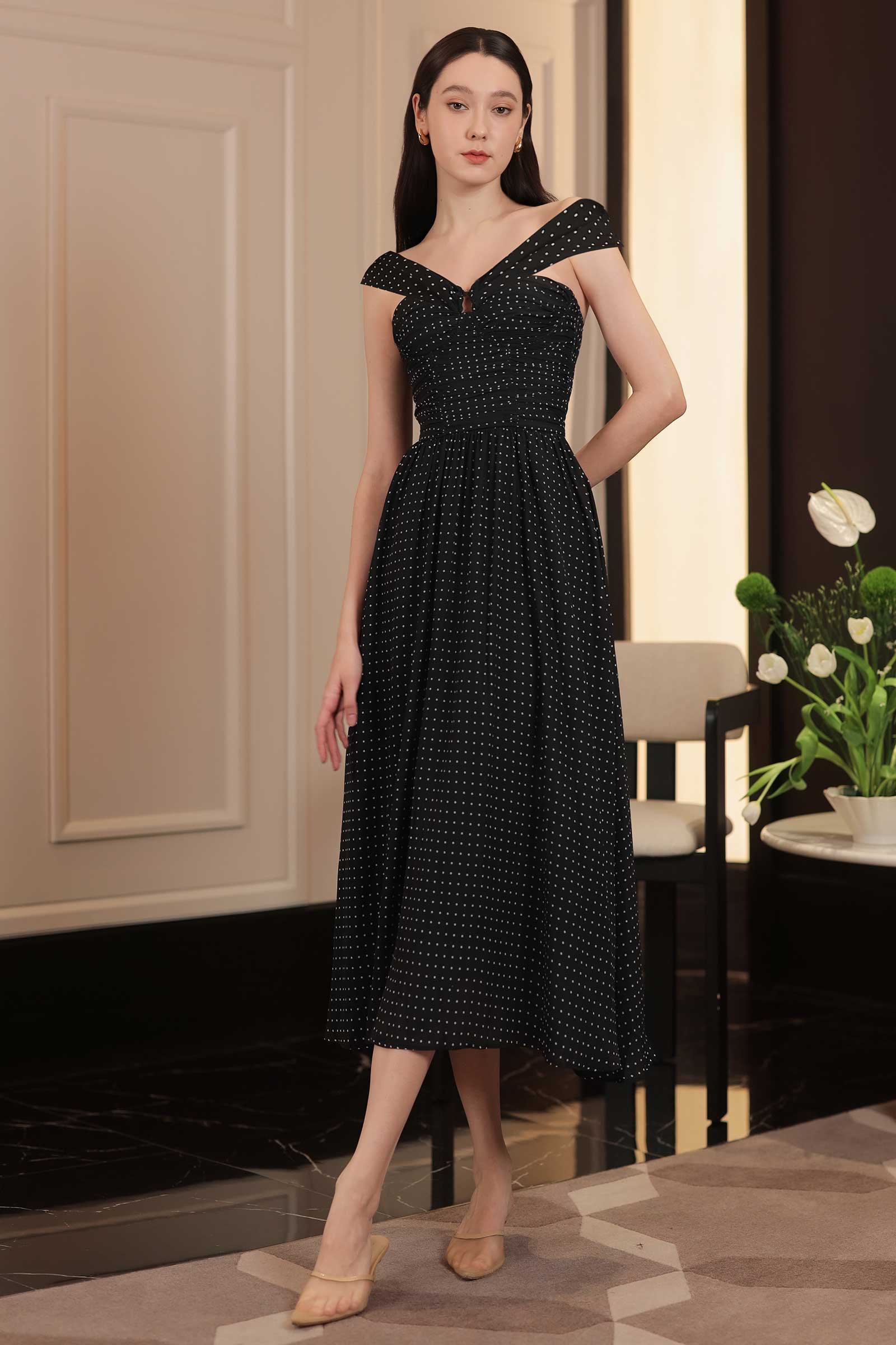 Darella Padded Dress (Black)