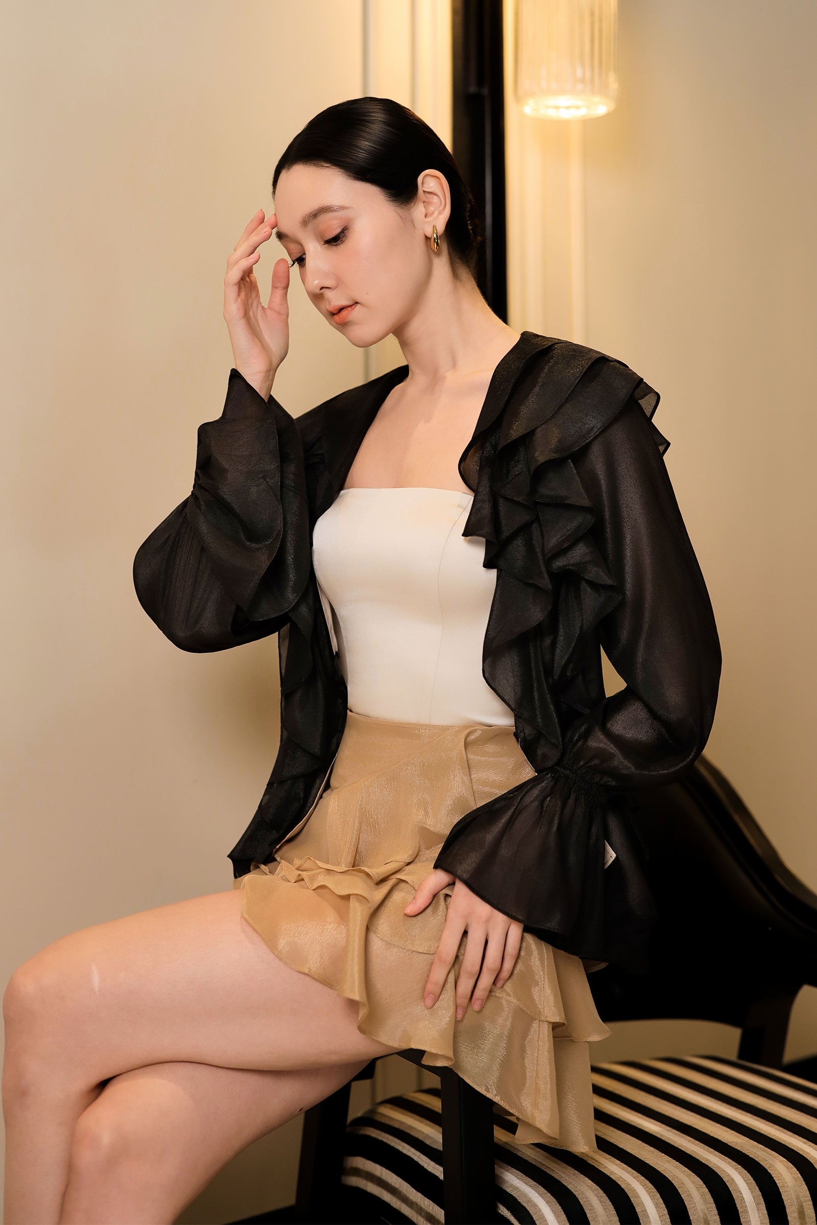 Devoria Ruffle Cardi (Black)