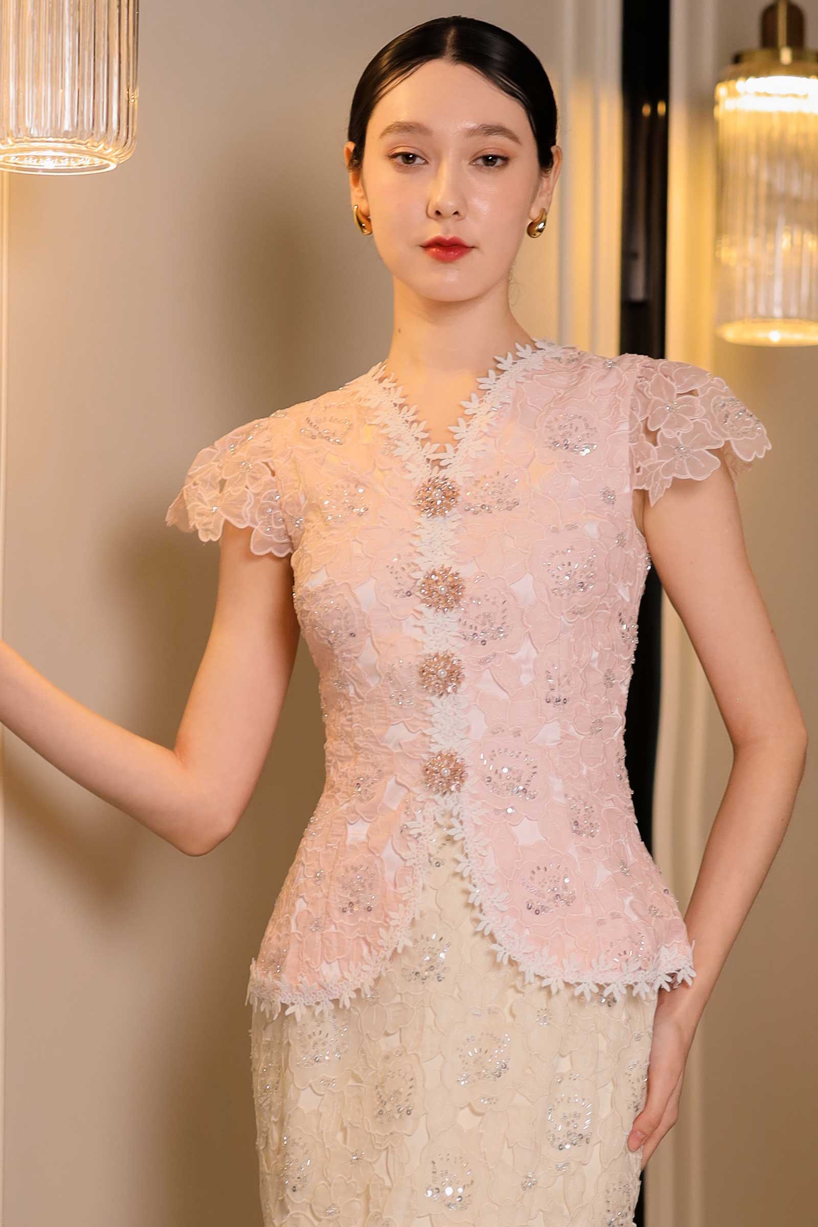 Delavina Top with Brooch (Pink)