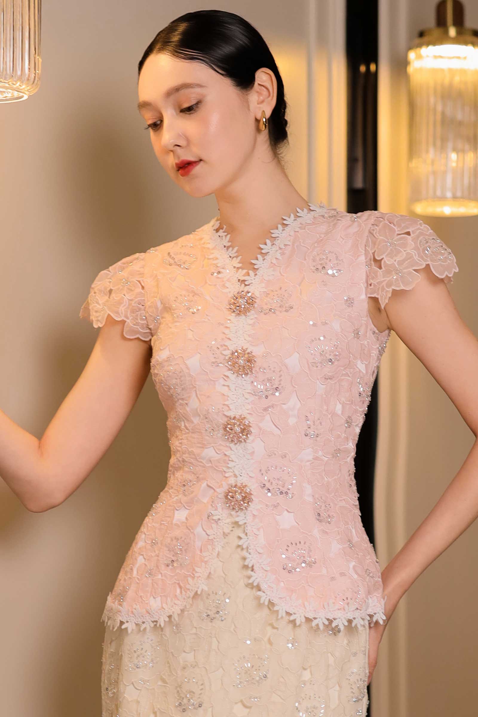 Delavina Top with Brooch (Pink)