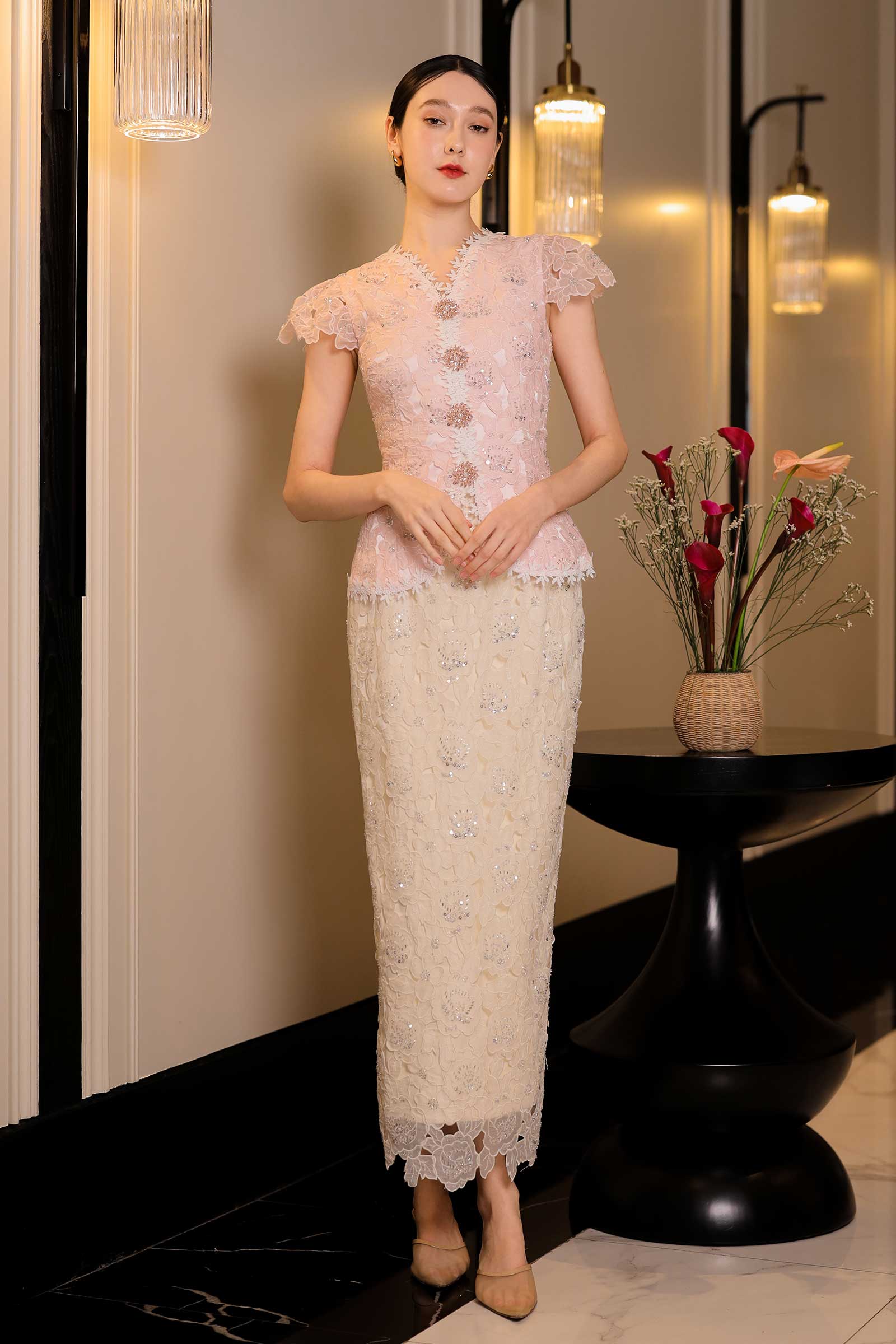 Delavina Top with Brooch (Pink)