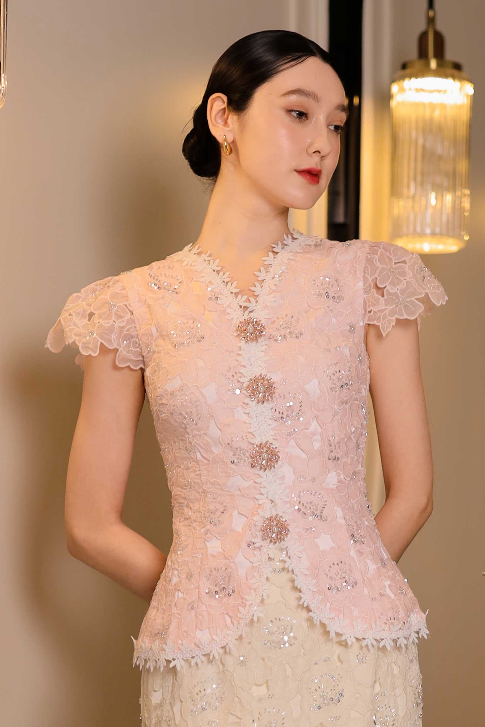 Delavina Top with Brooch (Pink)