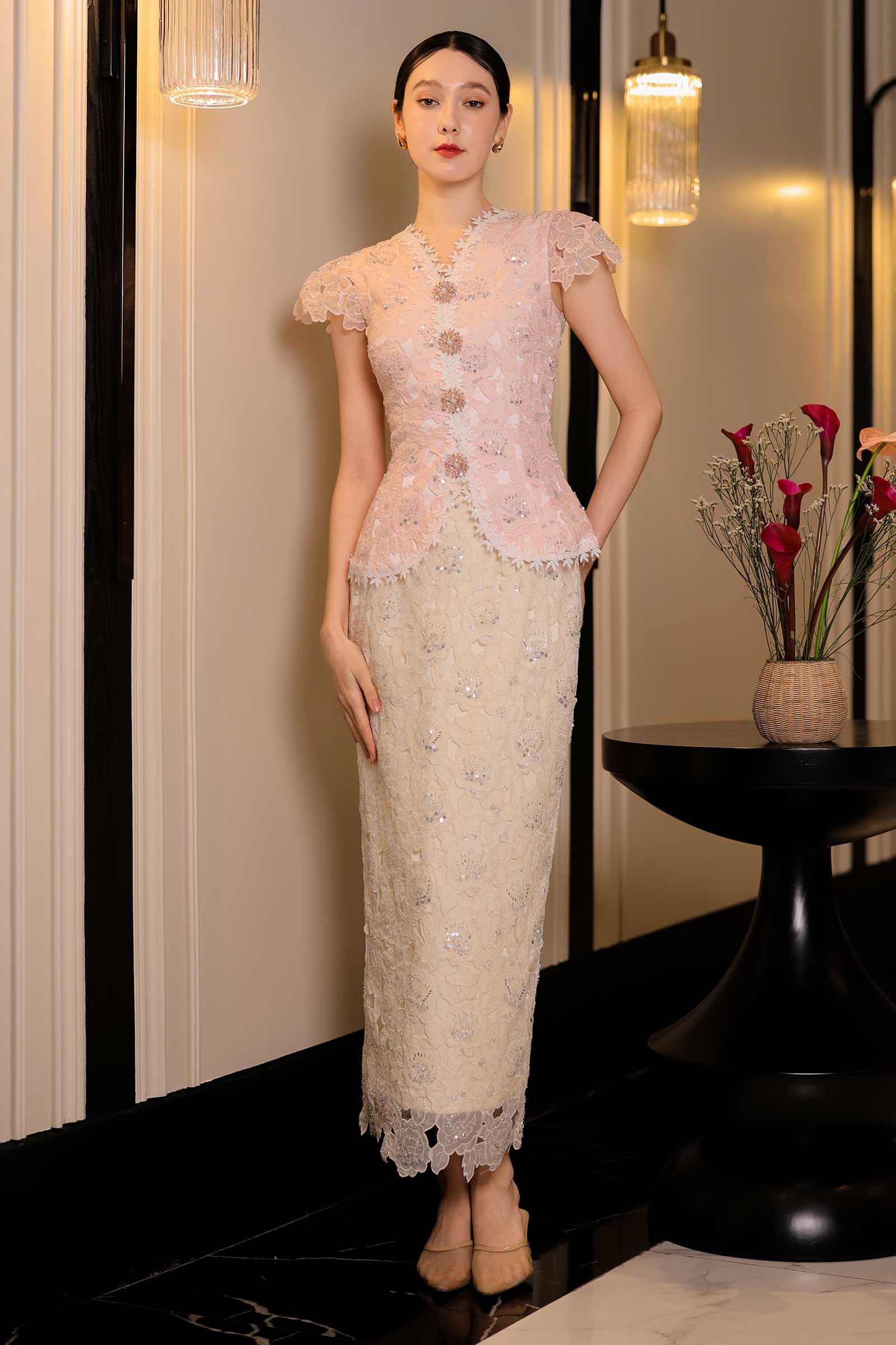 Delavina Top with Brooch (Pink)