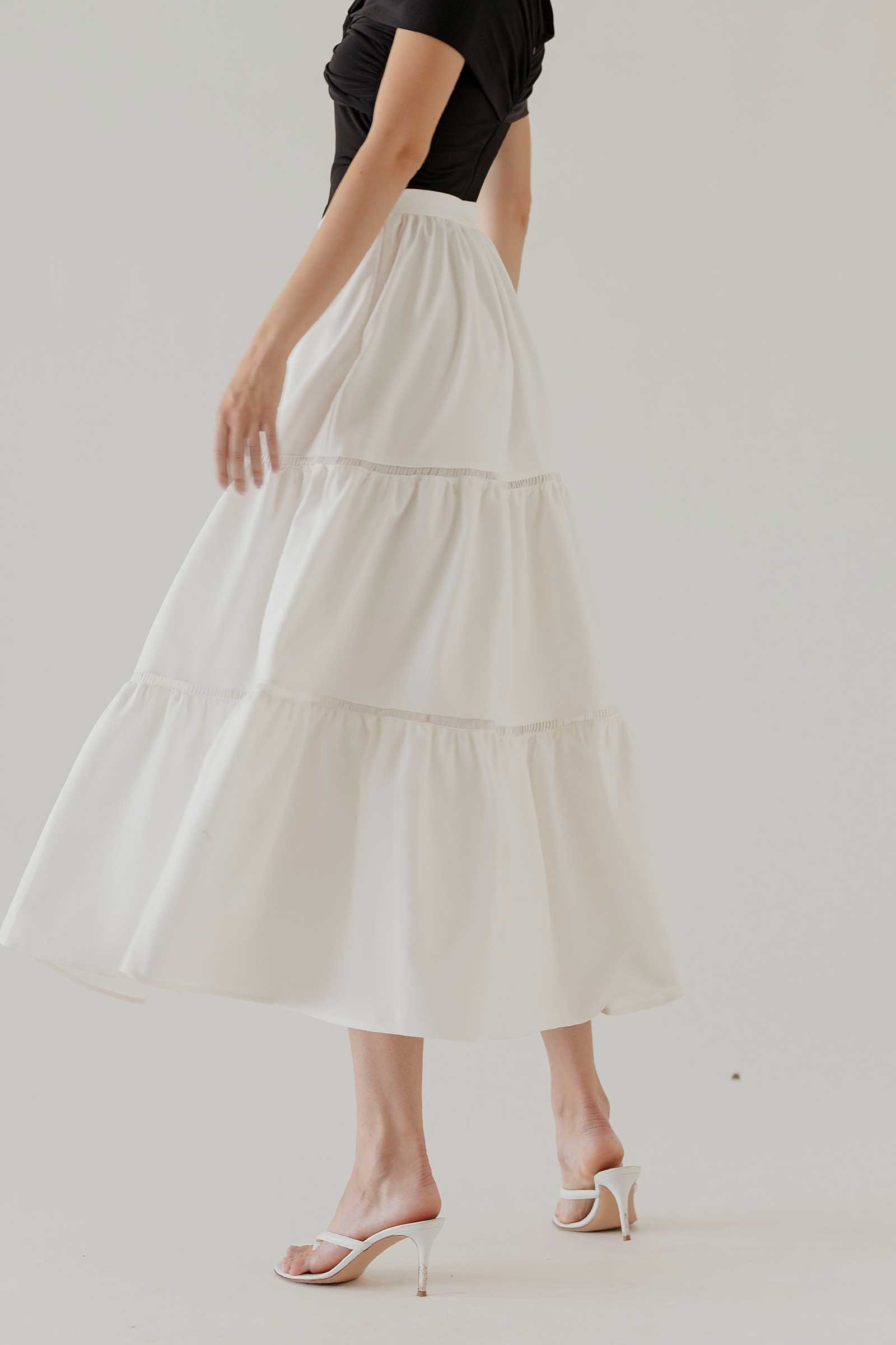 Dakiov Skirt (White)