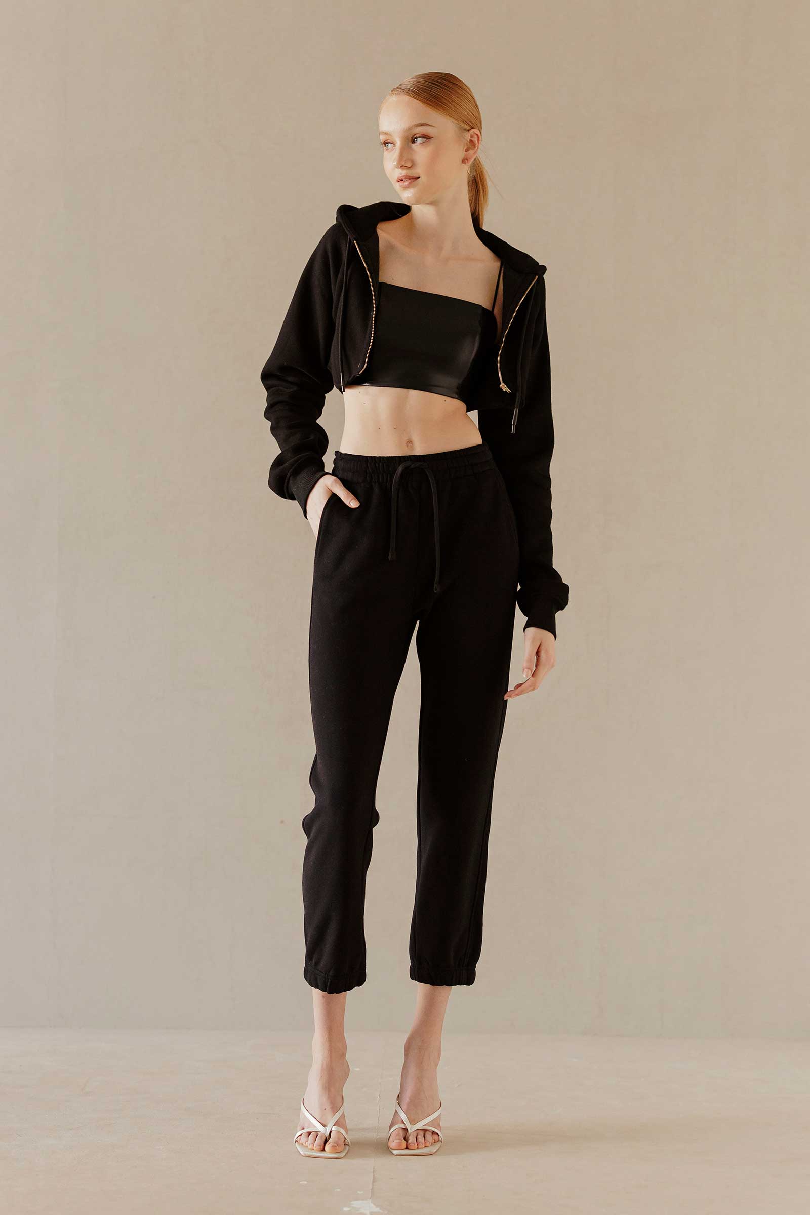 Doliovuy Cropped Jacket (Black)