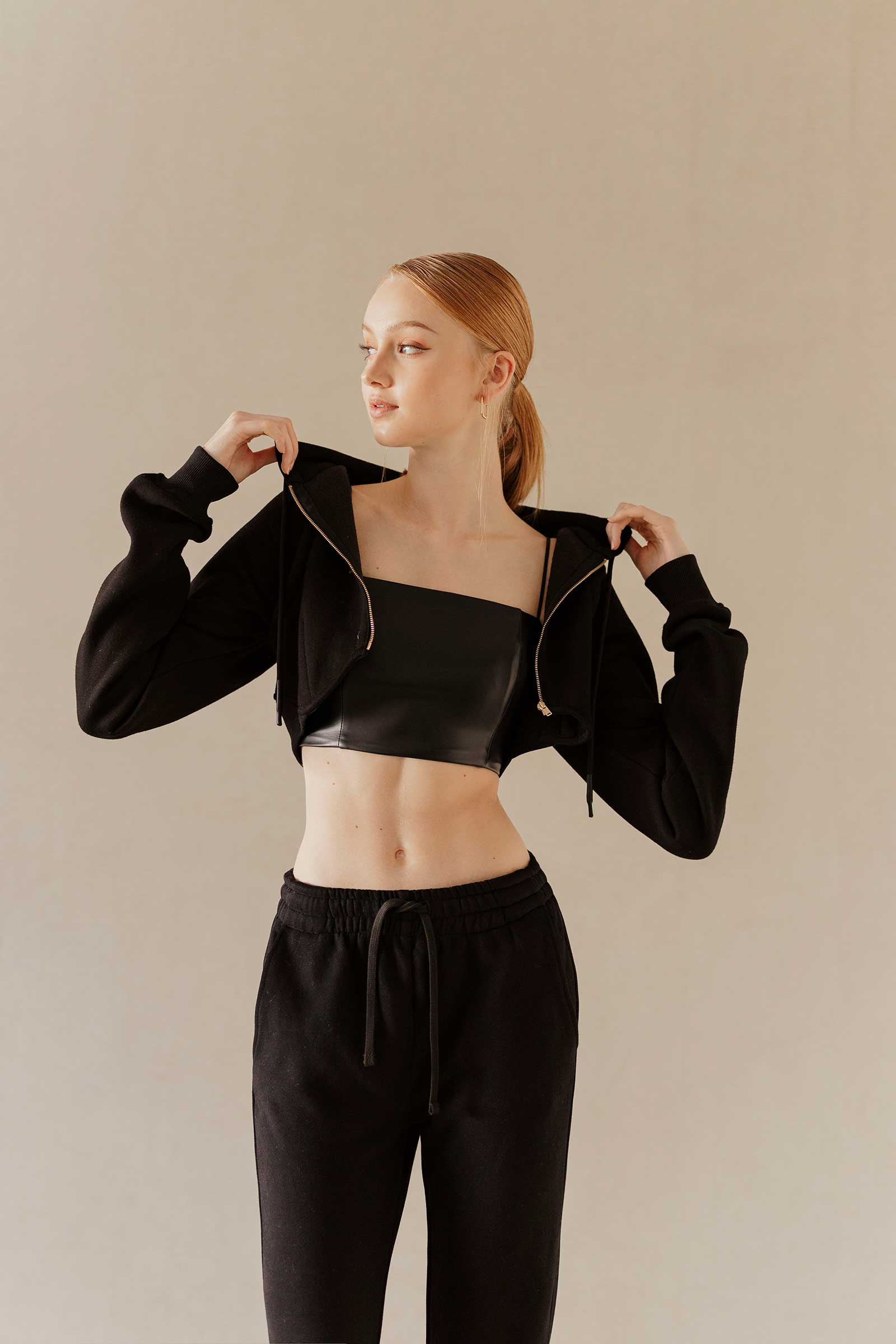 Doliovuy Cropped Jacket (Black)