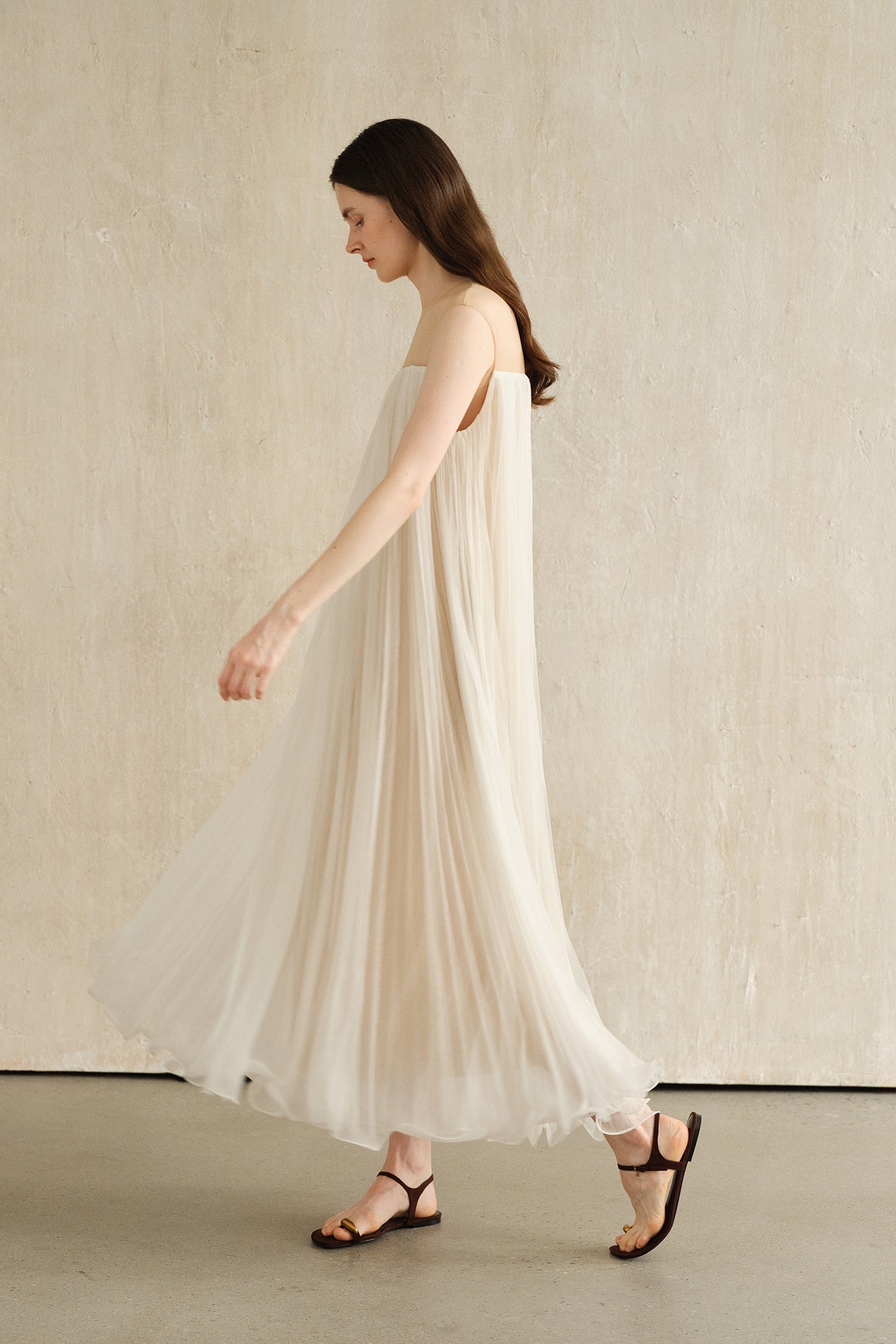 Rumi Long Dress (White Veil)