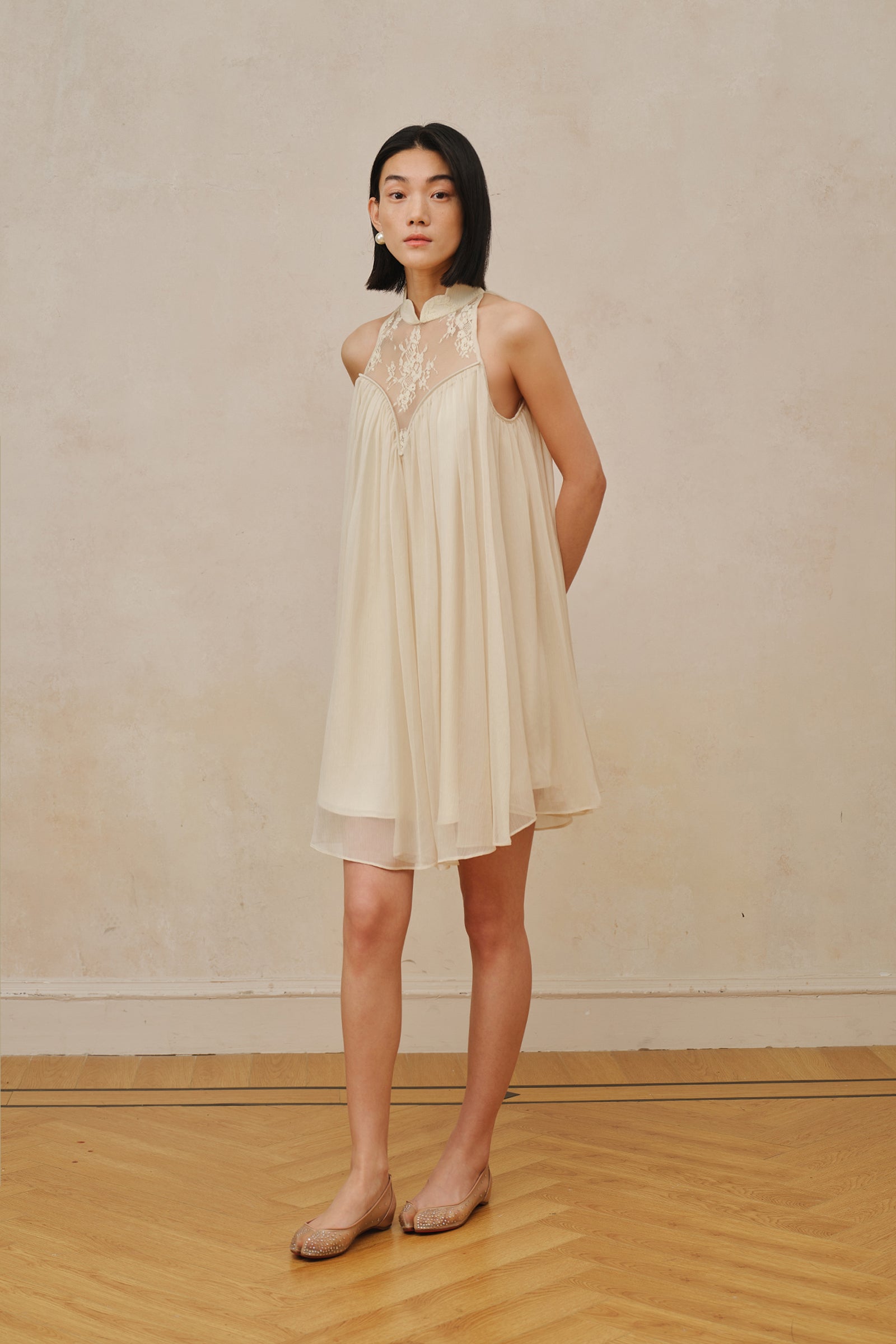 Heir Dress (Antique Beige)