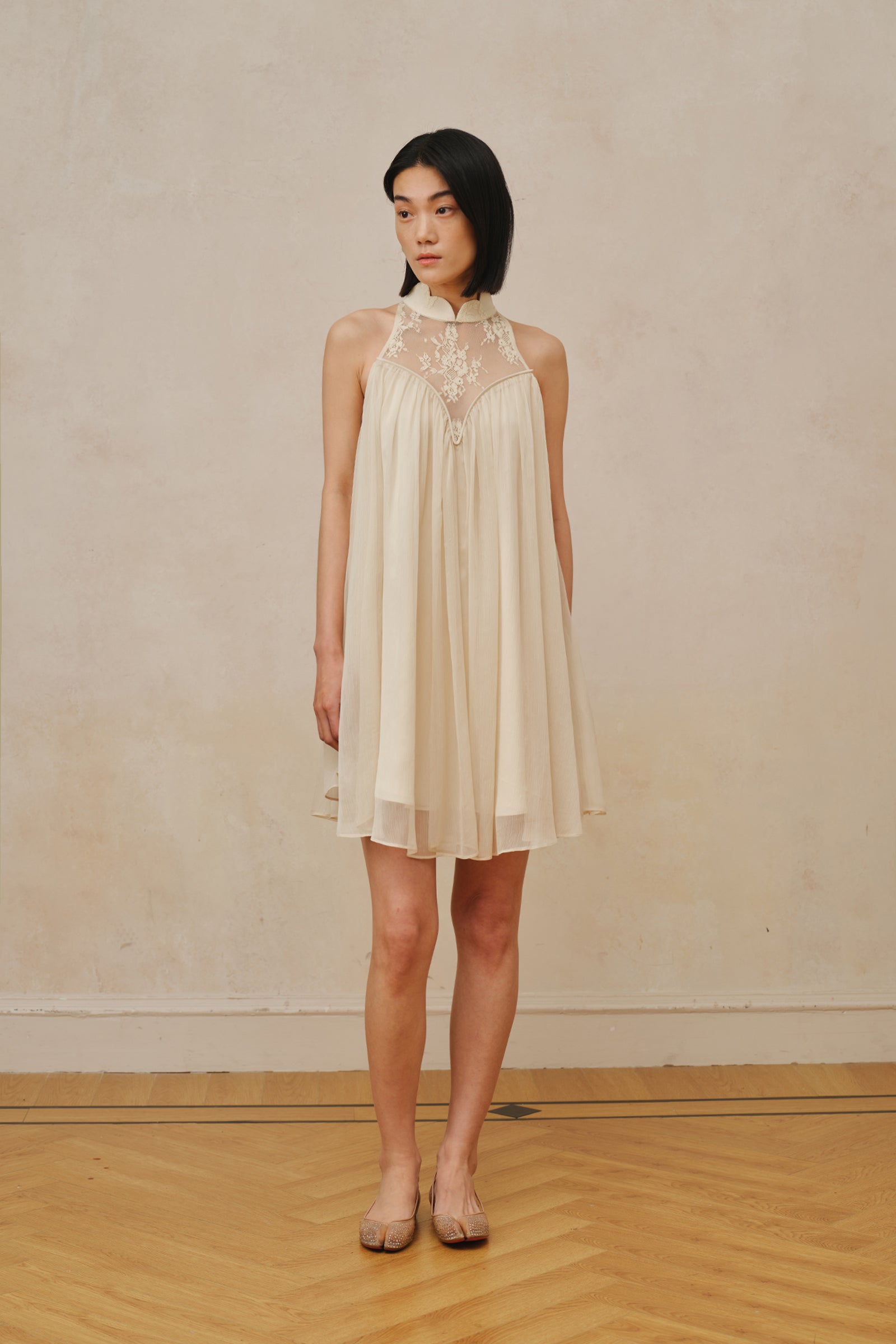 Heir Dress (Antique Beige)