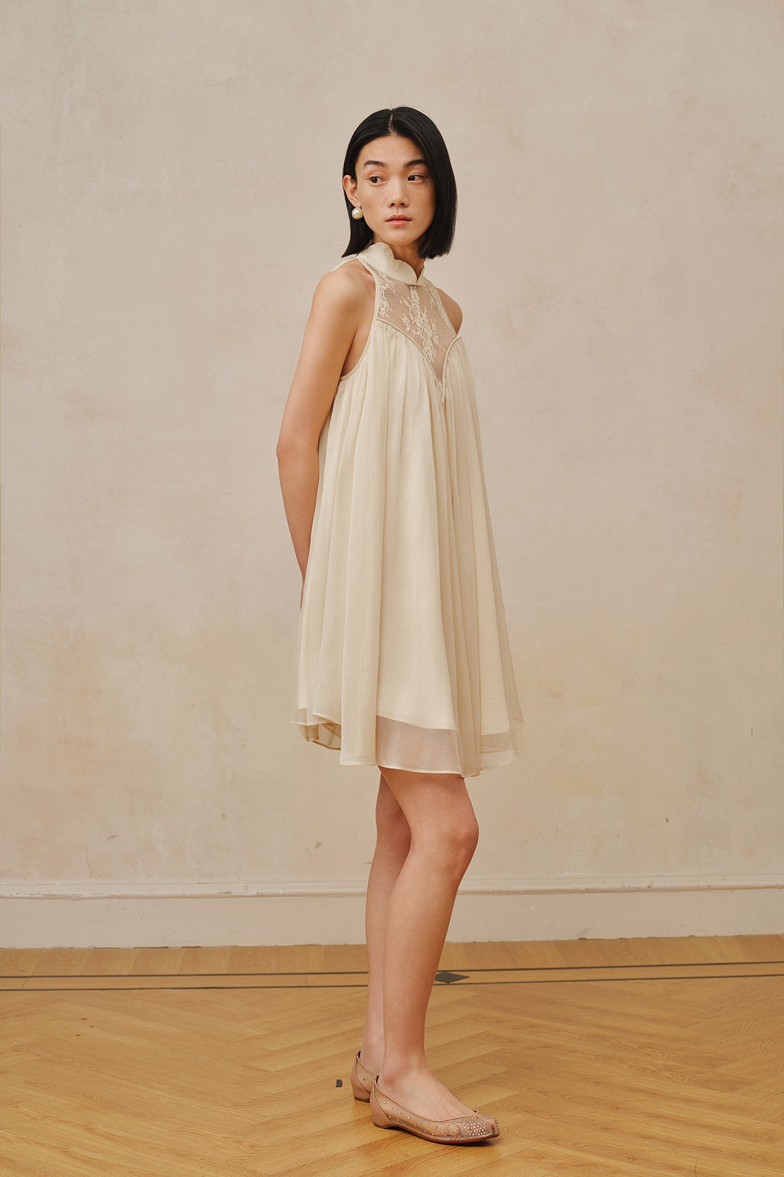 Heir Dress (Antique Beige)
