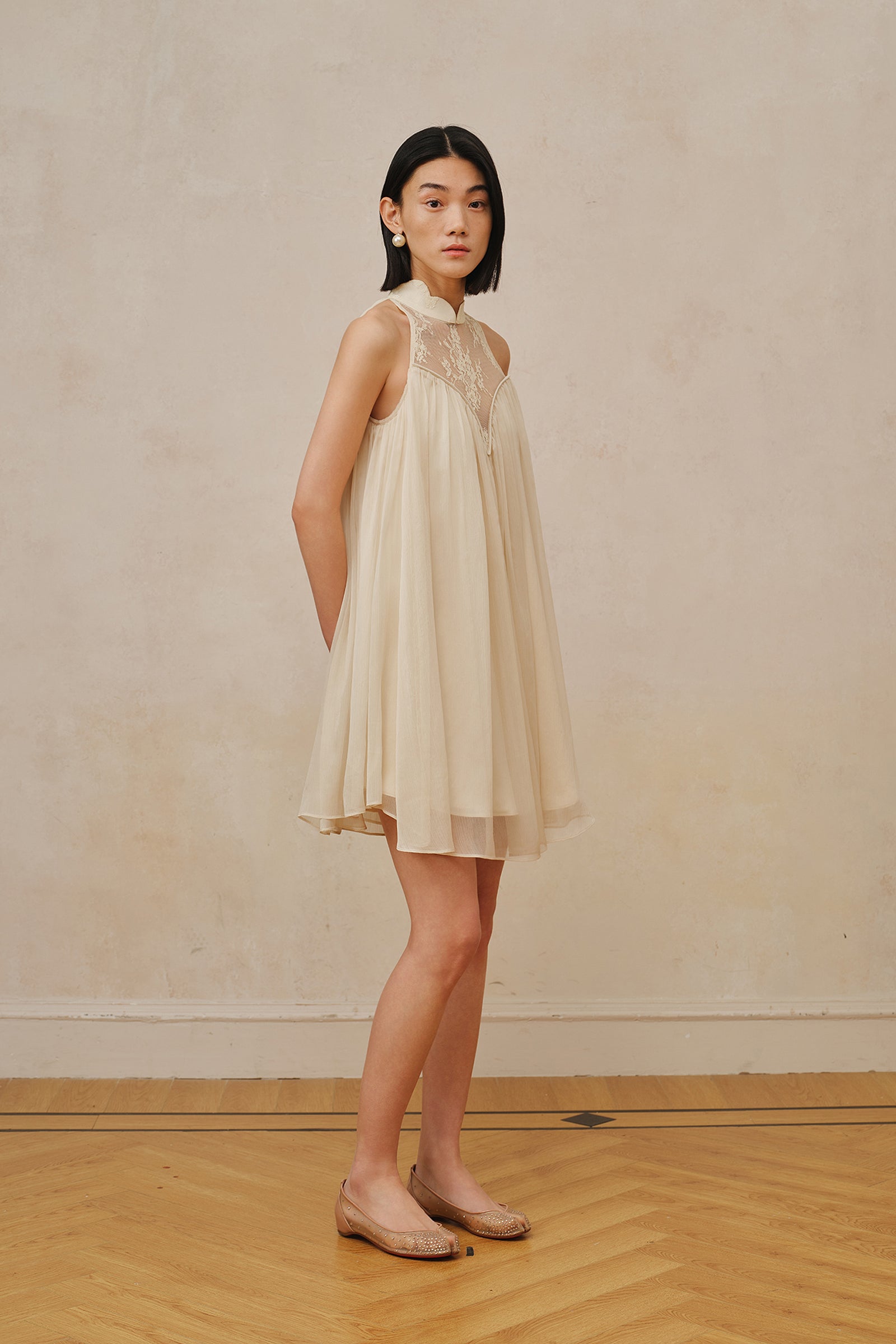 Heir Dress (Antique Beige)
