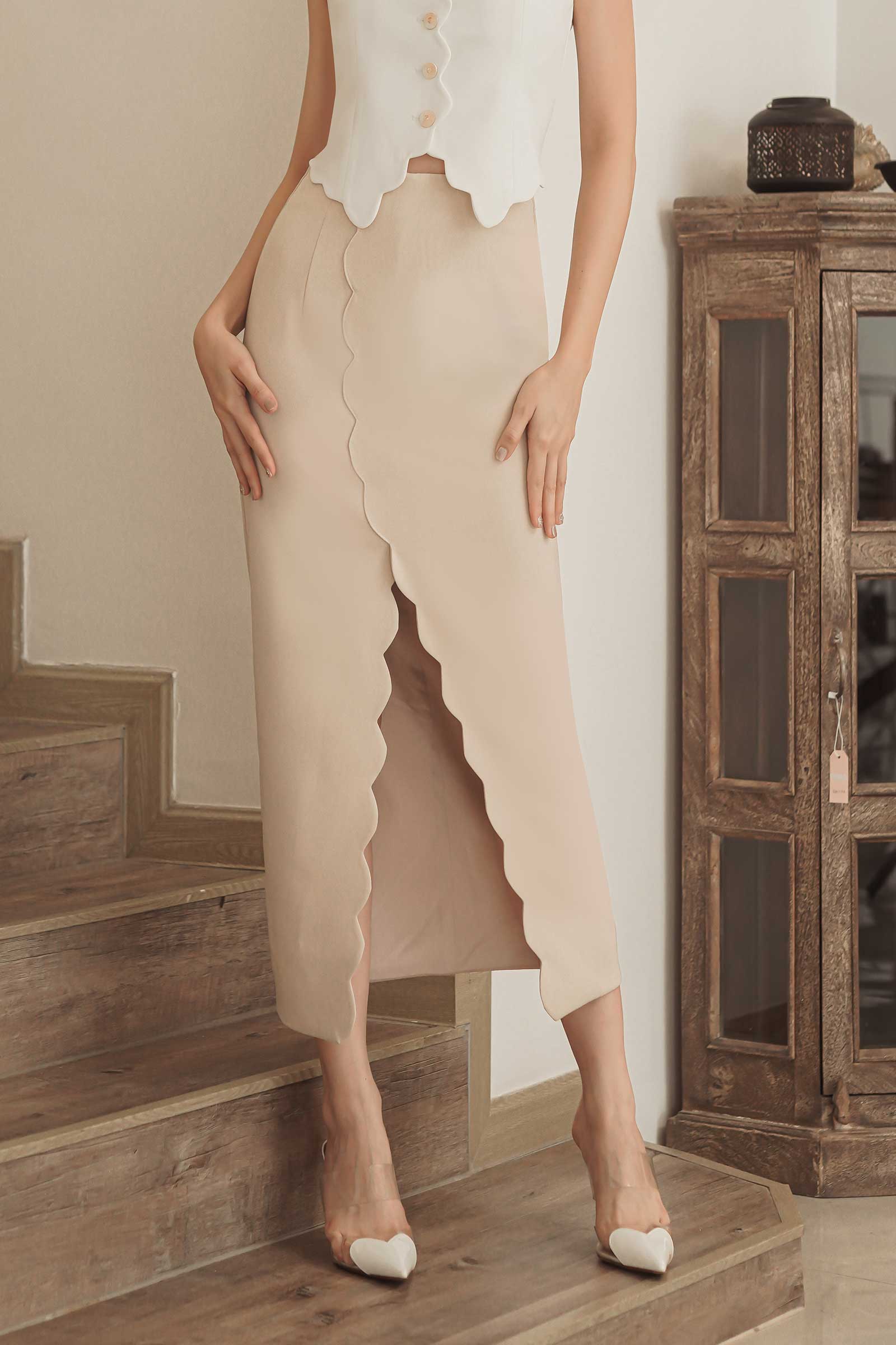 Diuxe Scallop Skirt (Beige)