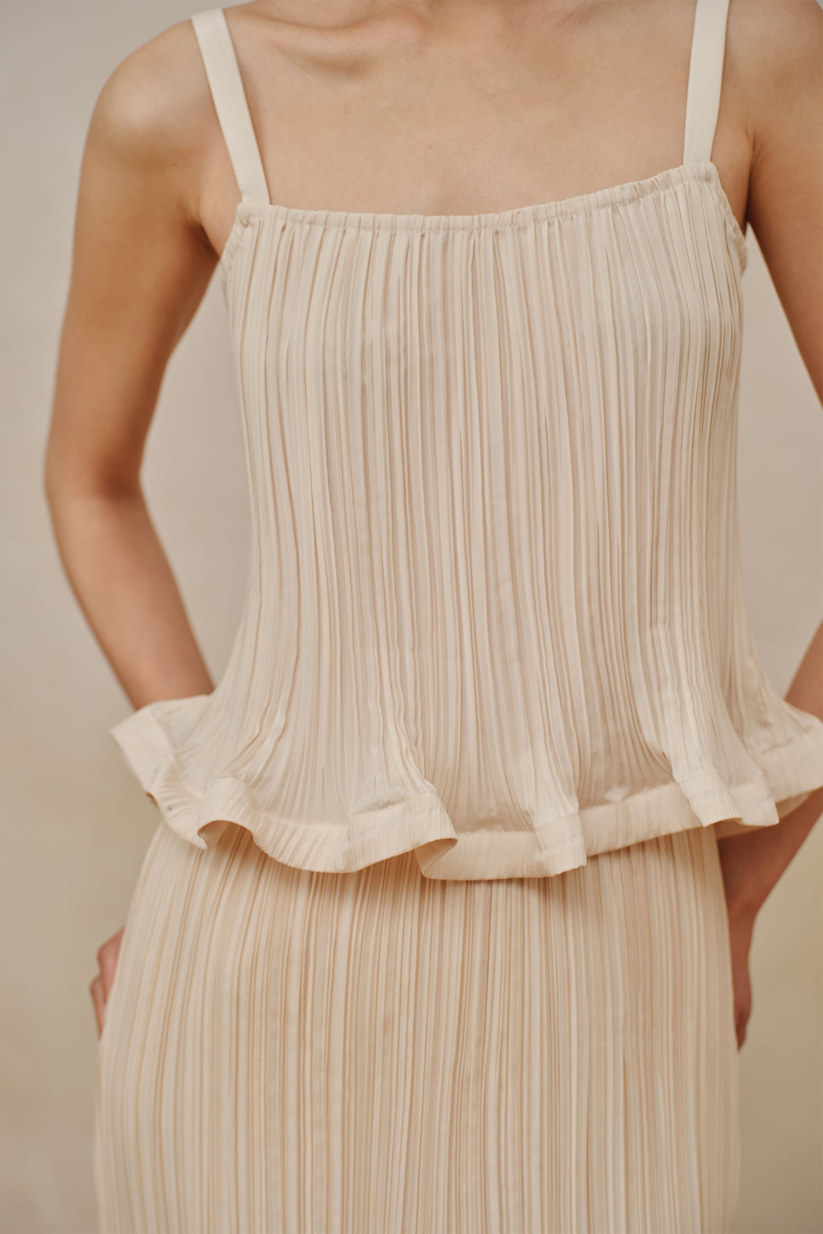 Pia Top (Almond)