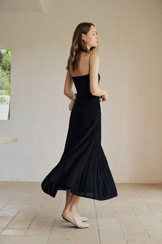 Phyllo Midi Knit Dress (Black)