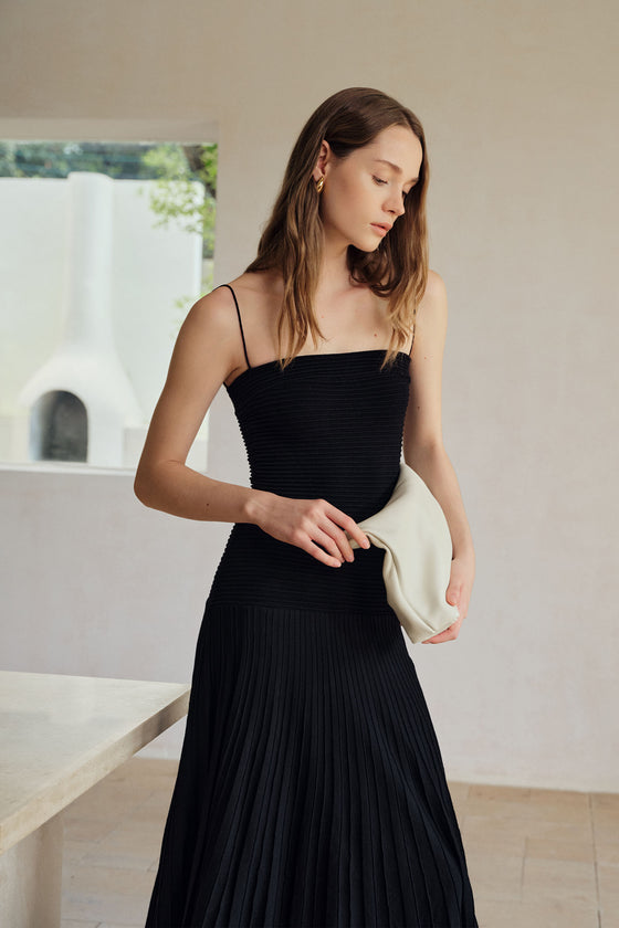 Phyllo Midi Knit Dress (Black)