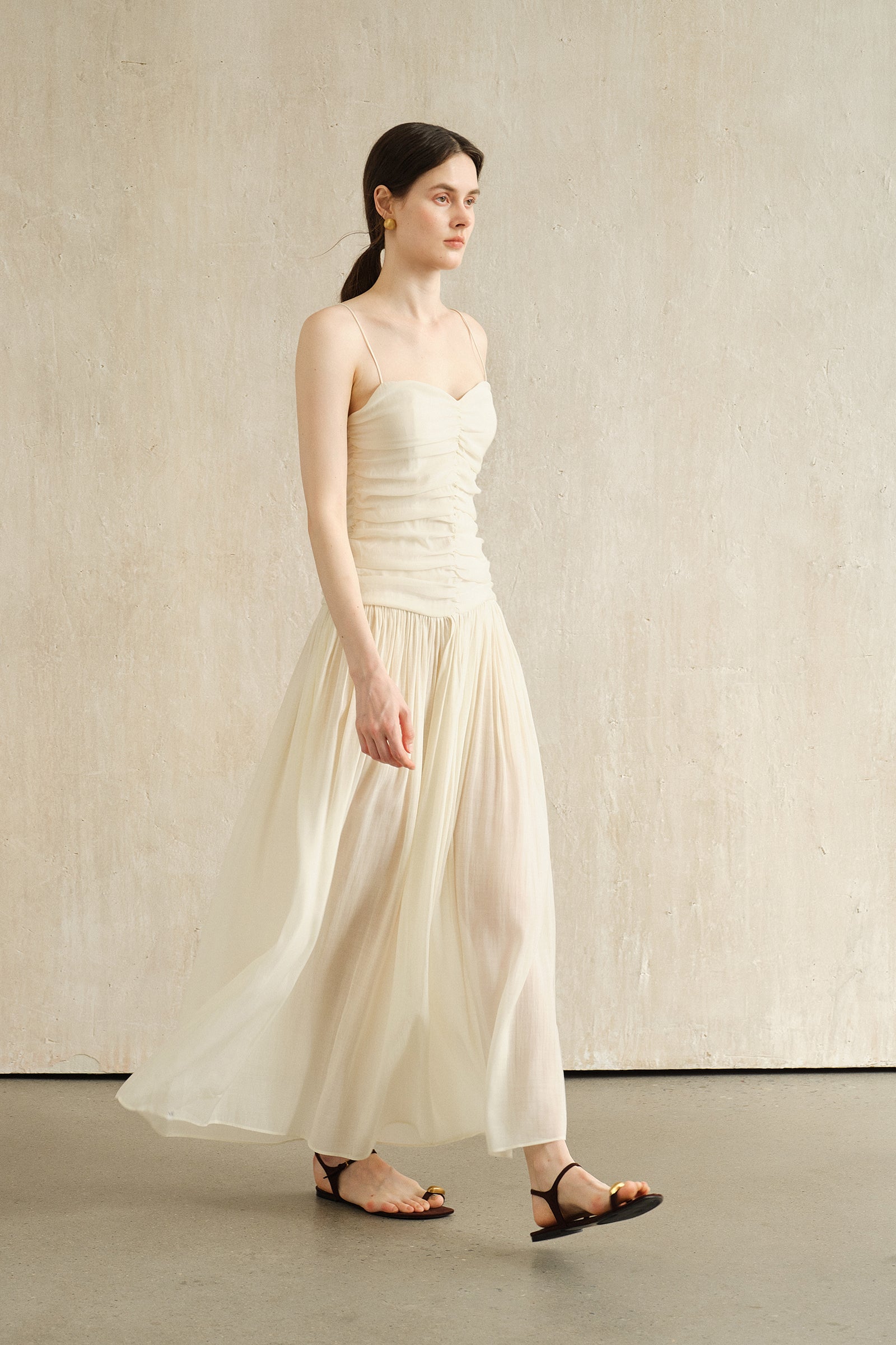 Palais Dress (Ivory Veil)