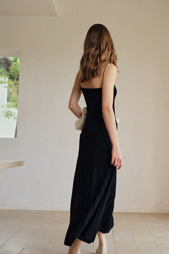 Phyllo Midi Knit Dress (Black)