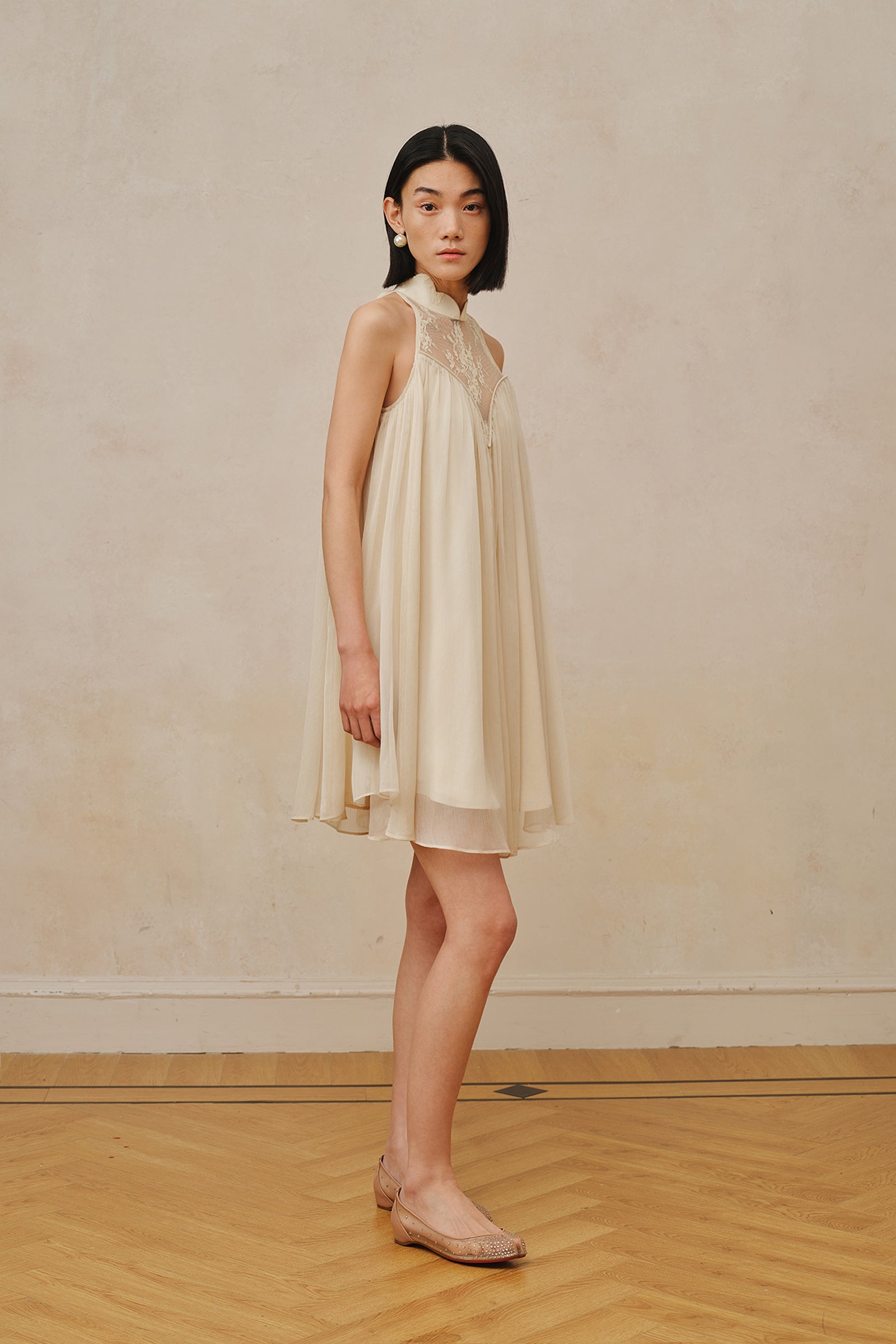 Heir Dress (Antique Beige)
