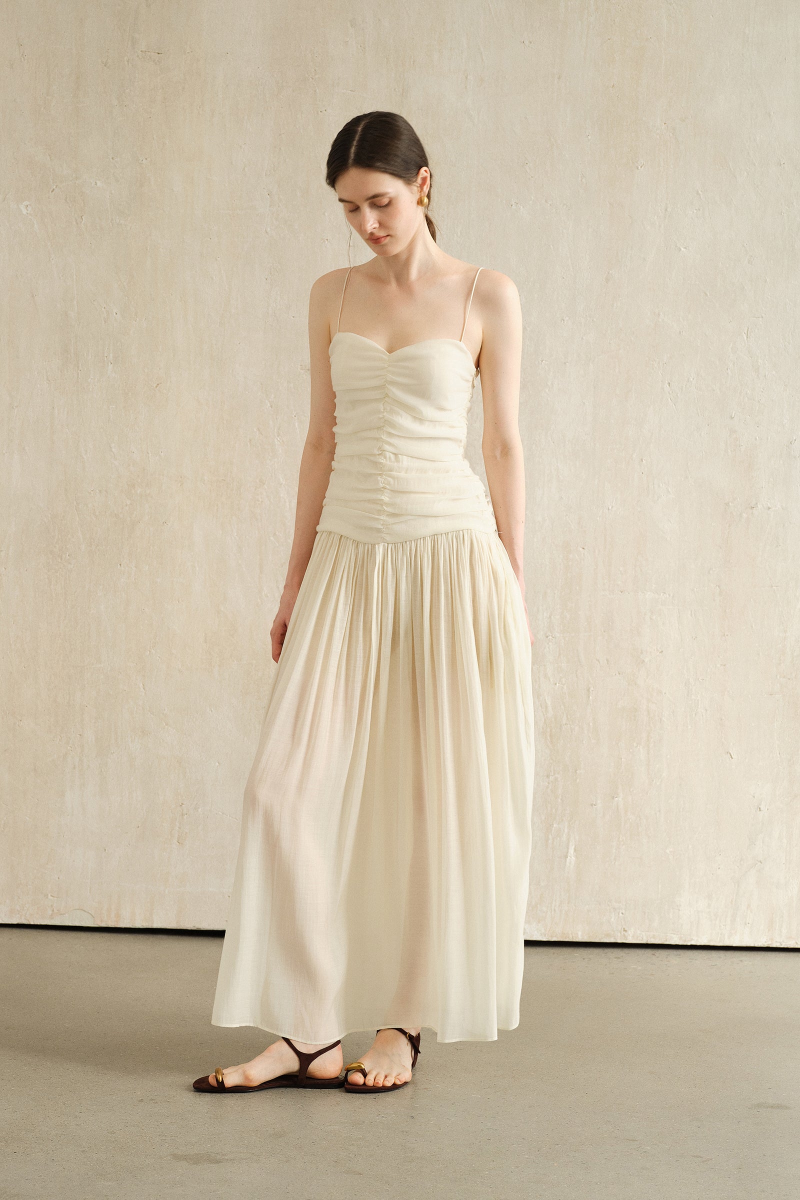Palais Dress (Ivory Veil)