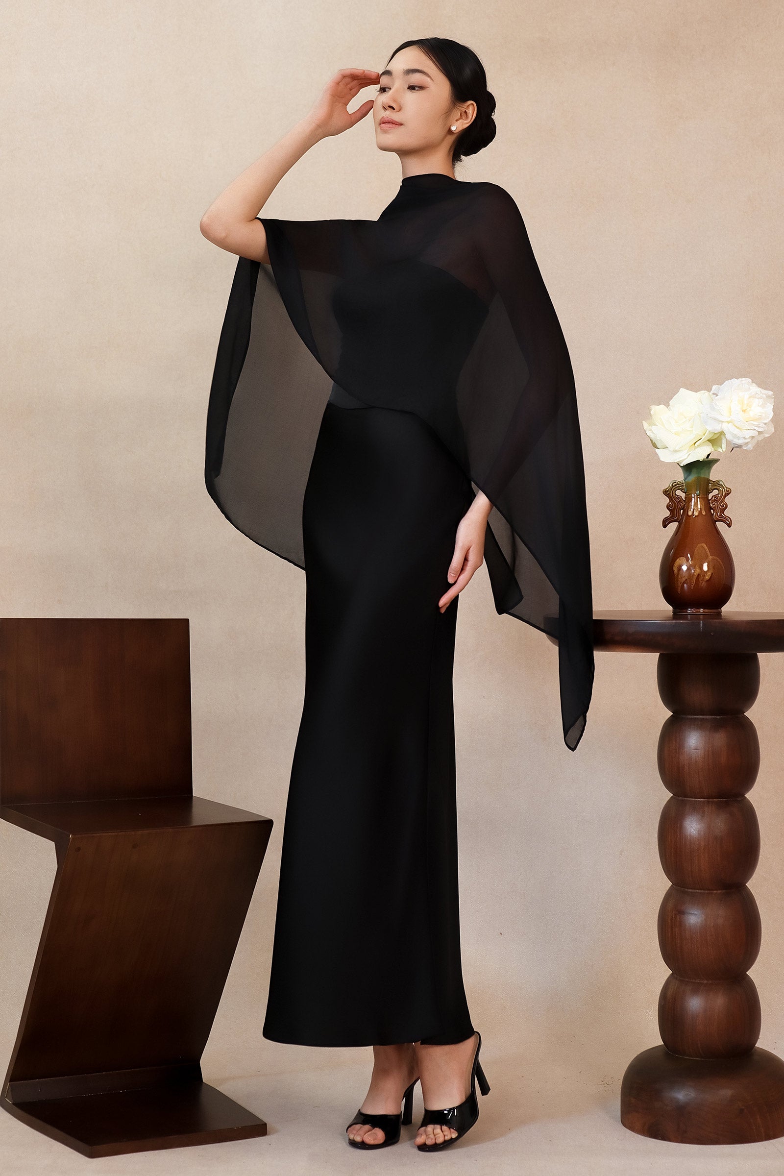 Elaris Multiway Silk Cape (Black) (NON RETURNABLE)