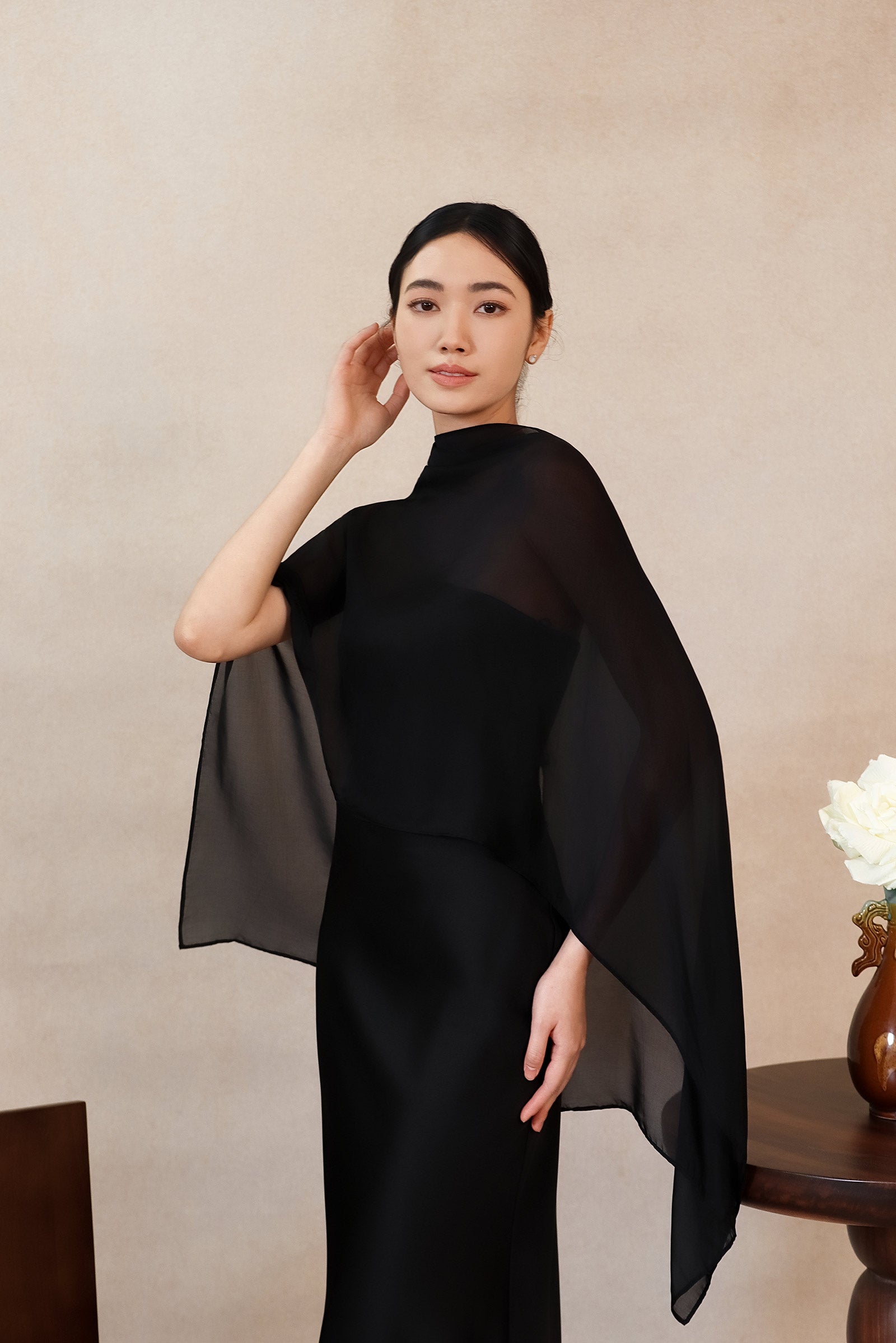 Elaris Multiway Silk Cape (Black) (NON RETURNABLE)