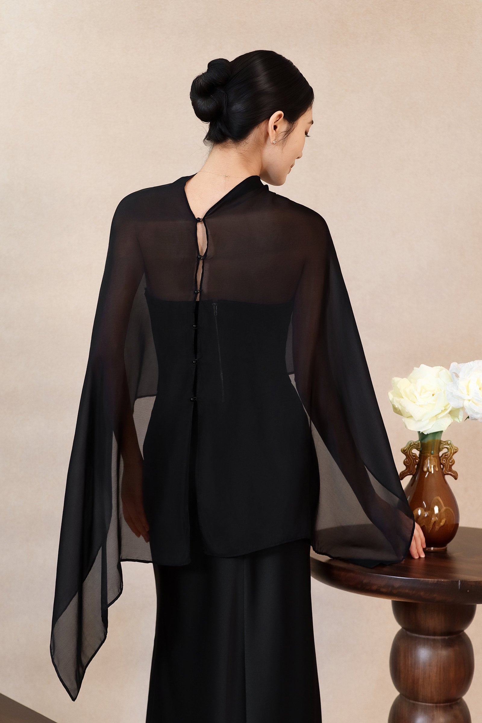 Elaris Multiway Silk Cape (Black) (NON RETURNABLE)