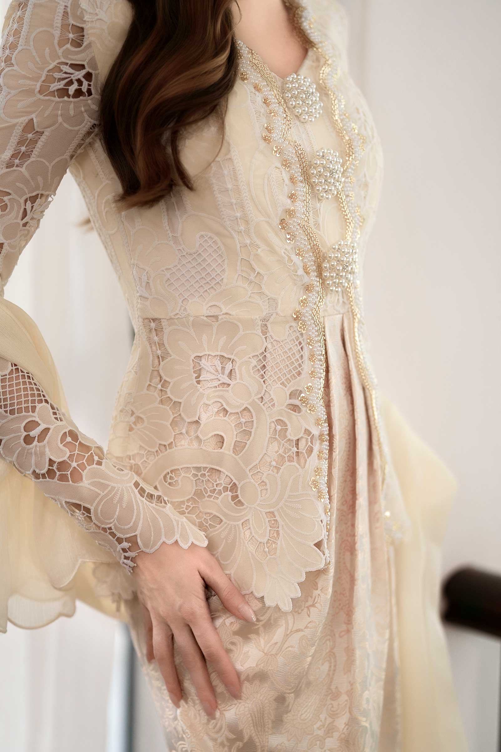 Seroja Kebaya Set (Cream)