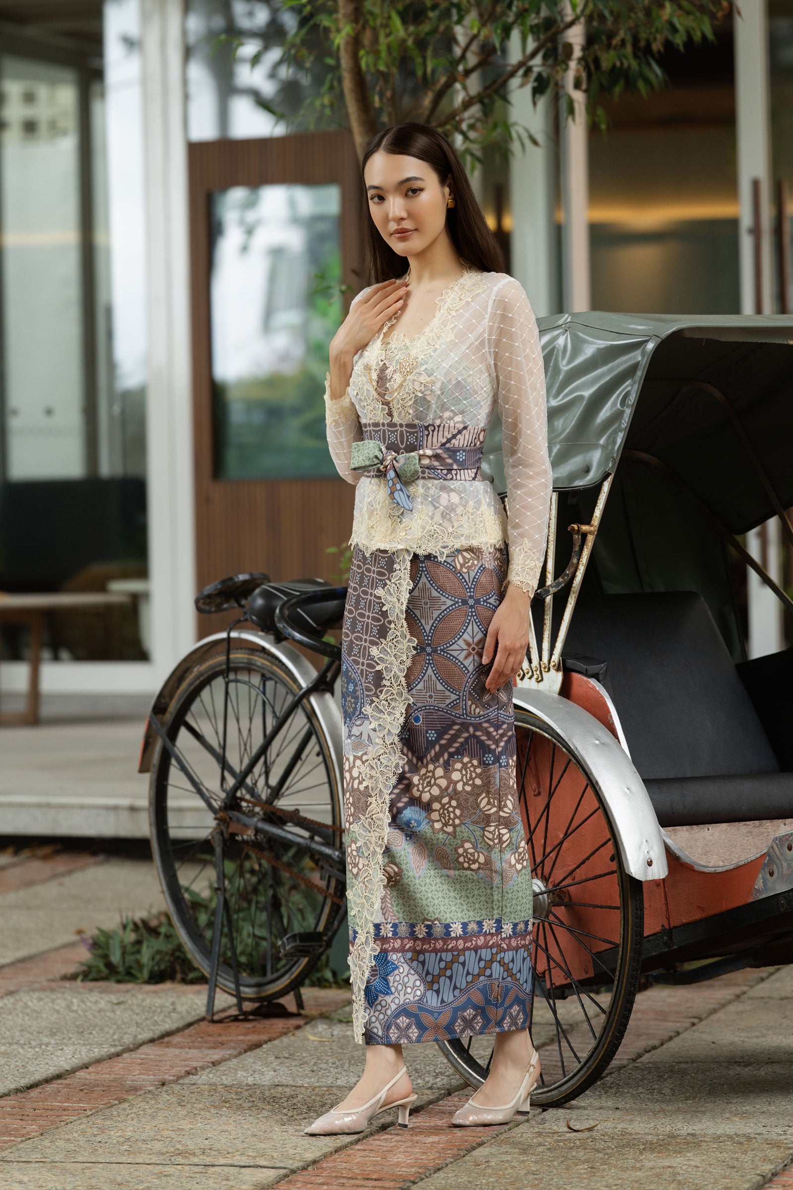 The Soleil Kebaya Top (White)