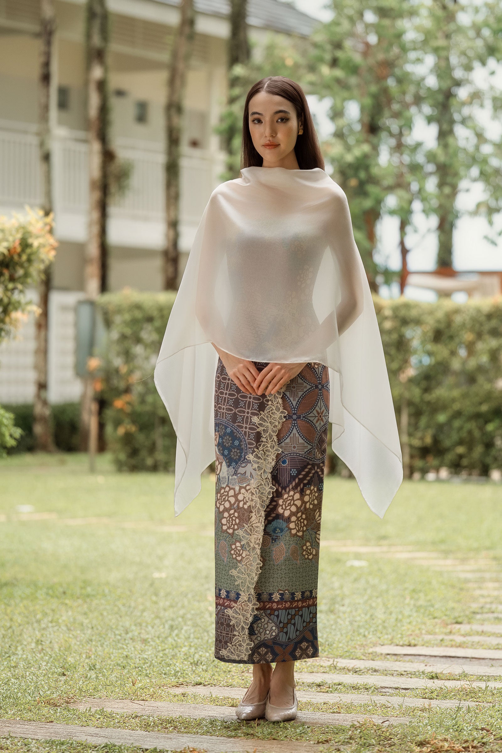BACKORDER Casa Multiway Cape (Cream)