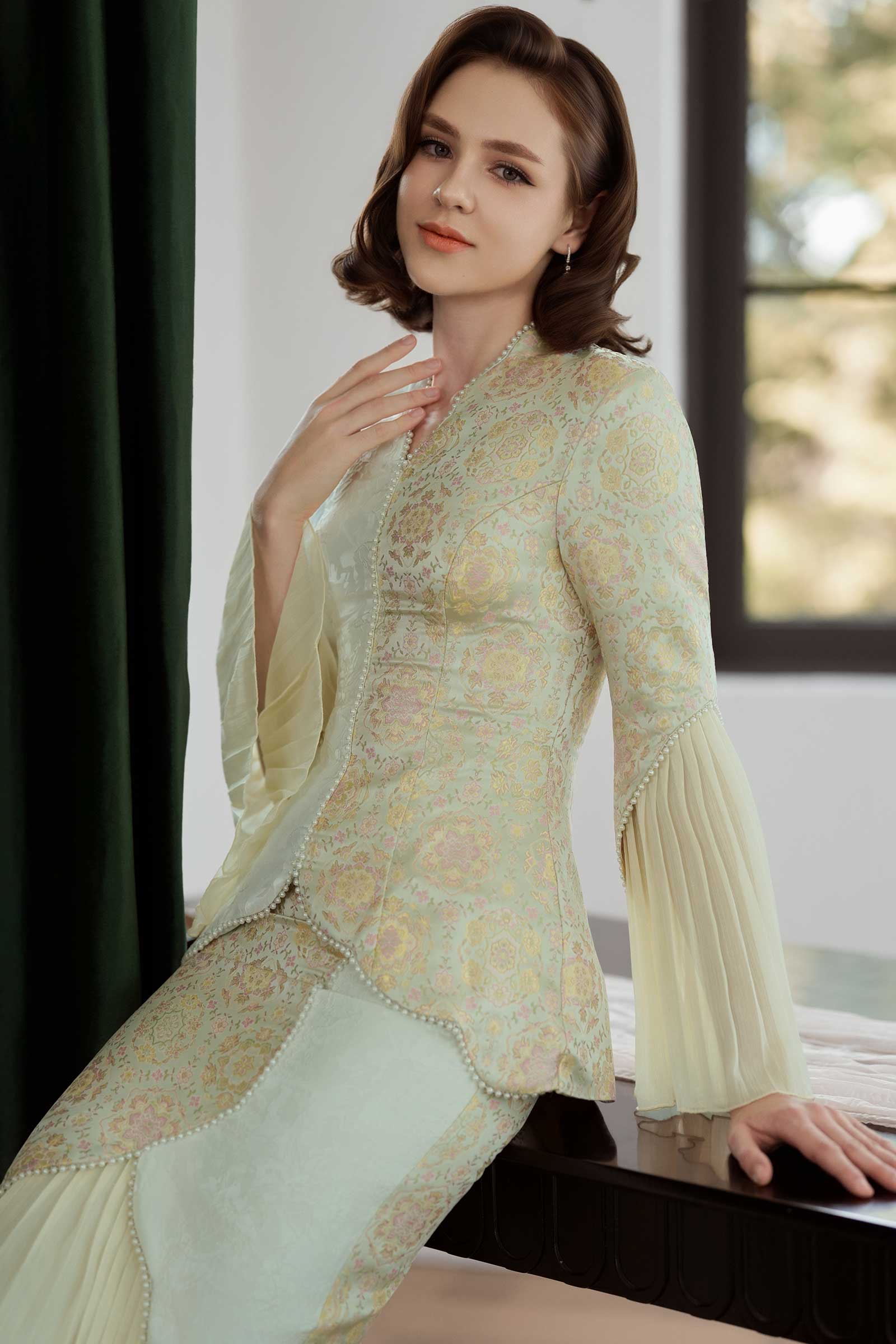 Niessa Kebaya Top (Pistachio)