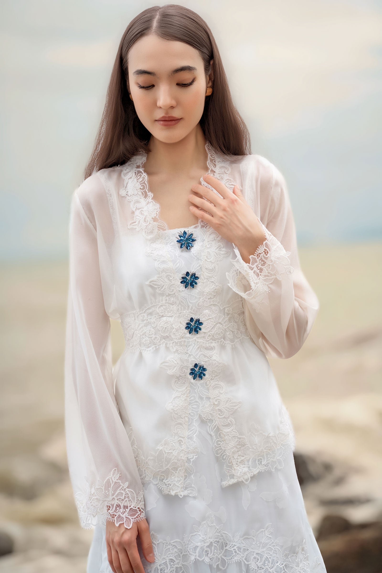 Lumiere Kebaya Top (White)