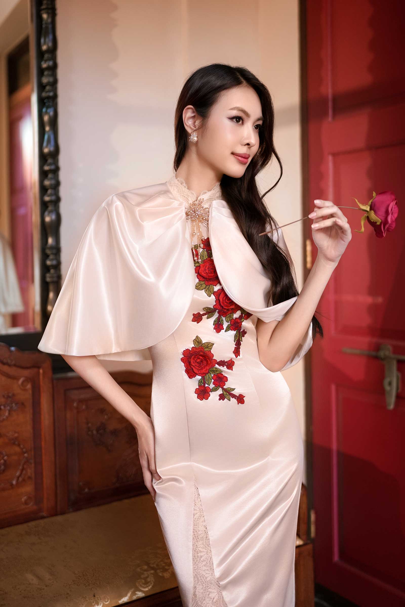 Jin Yue Qipao Set (Champagne)
