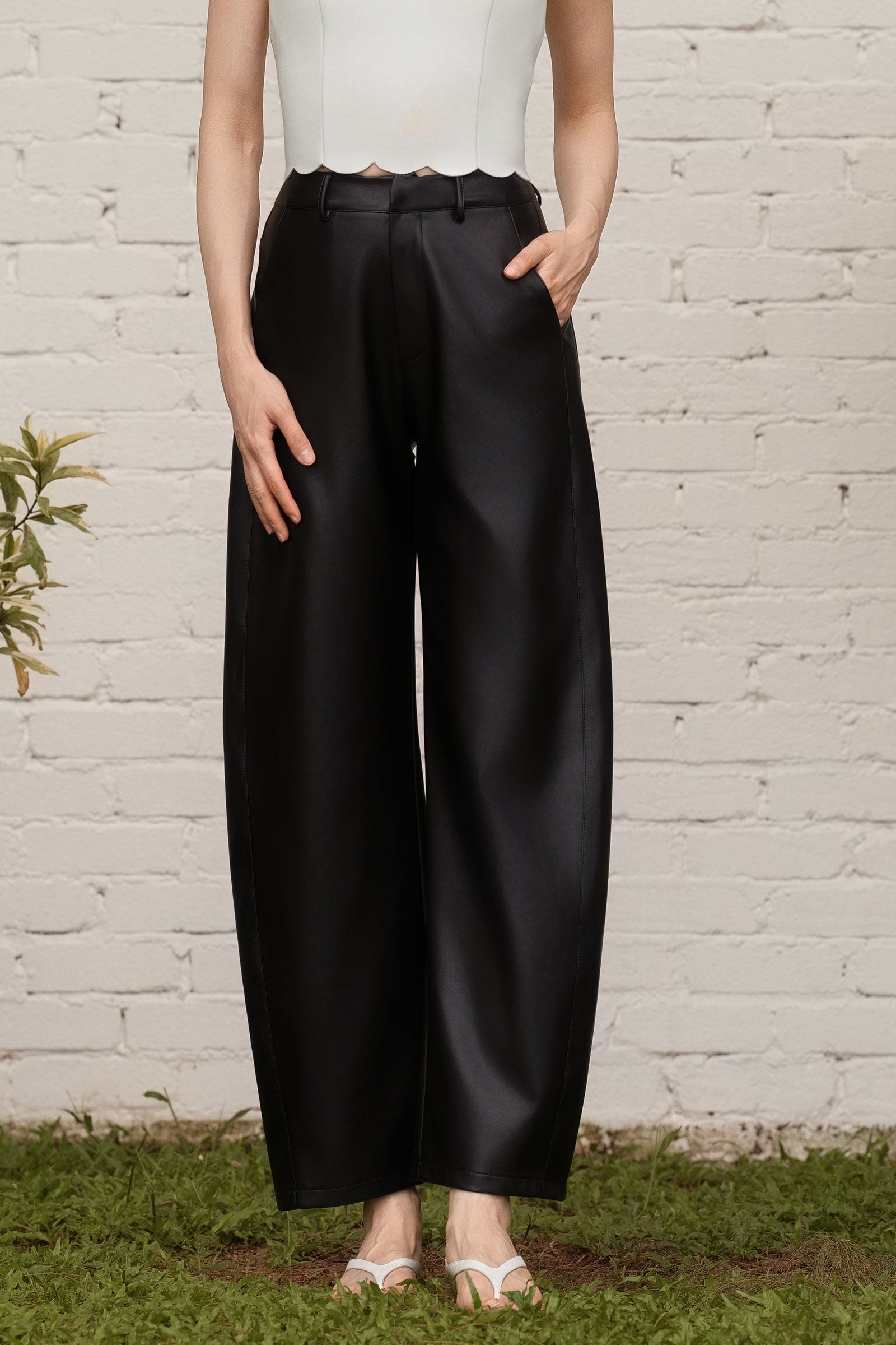 Aria Barrel Pants (Black)