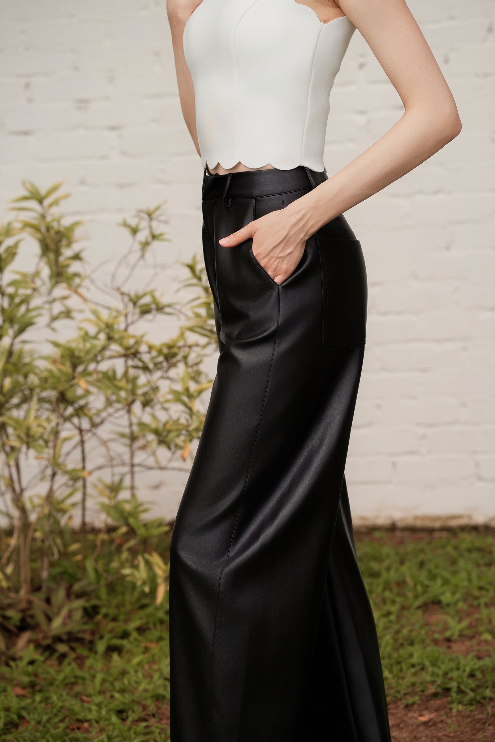 Aria Barrel Pants (Black)