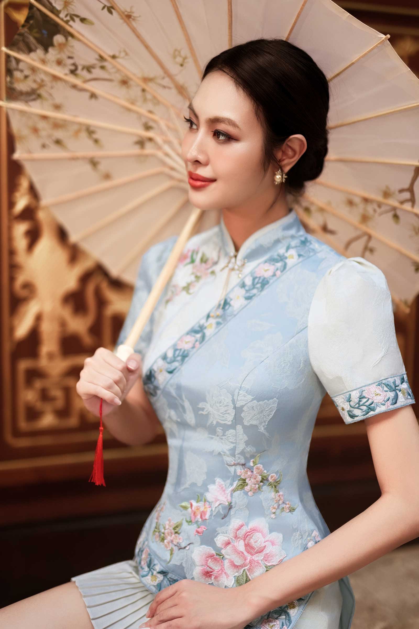 BACKORDER Qinghua Peony Qipao Top (Baby Blue)