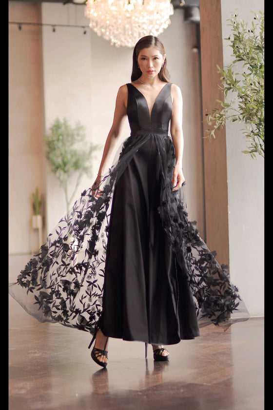 The Amber Gown (Black)