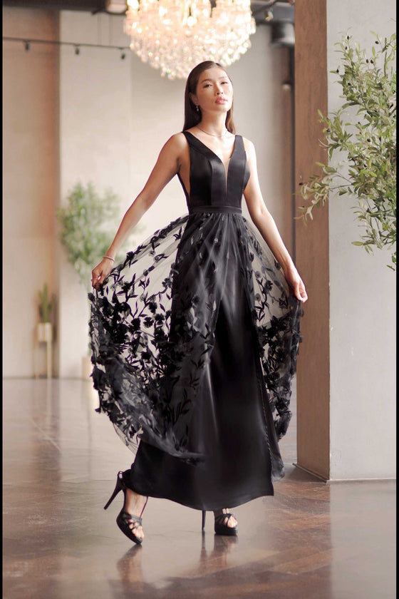 The Amber Gown (Black)