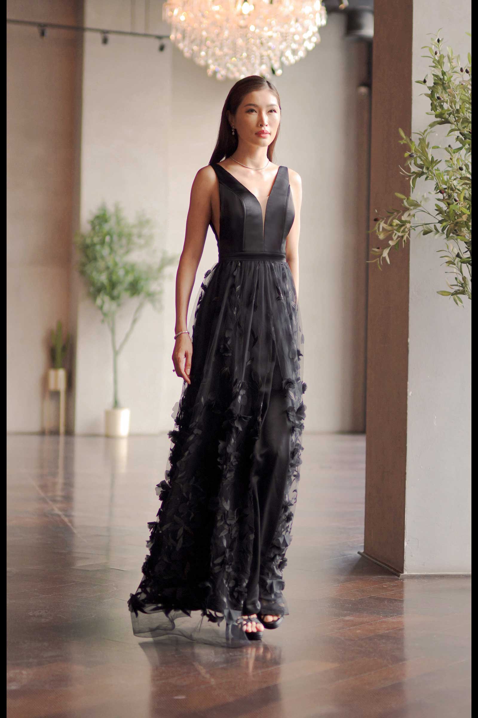 The Amber Gown (Black)