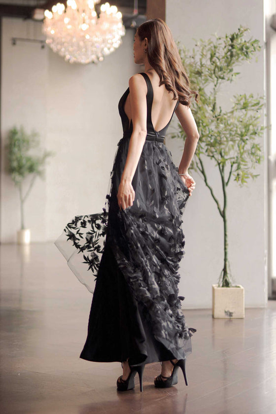 The Amber Gown (Black)