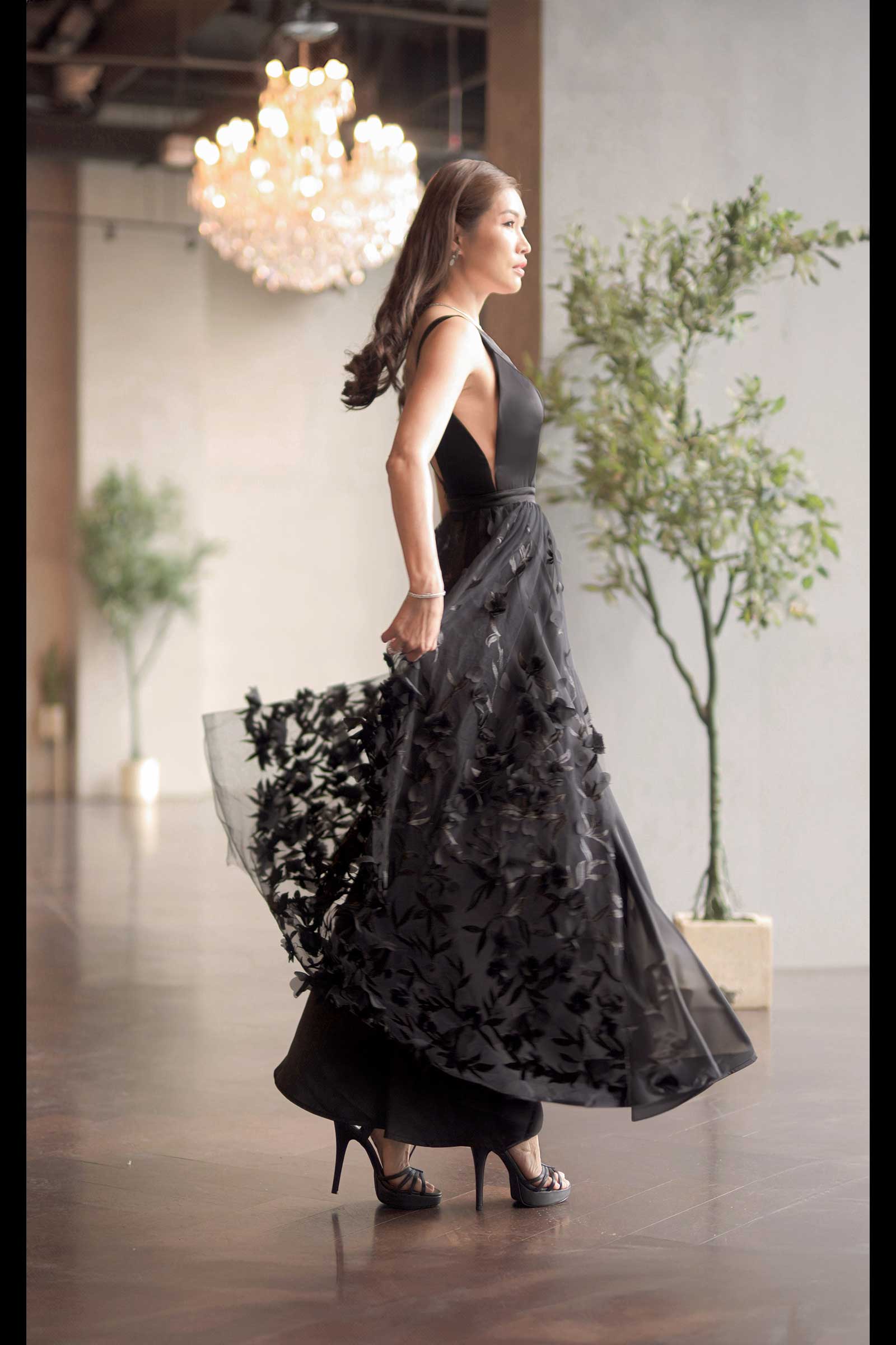 The Amber Gown (Black)