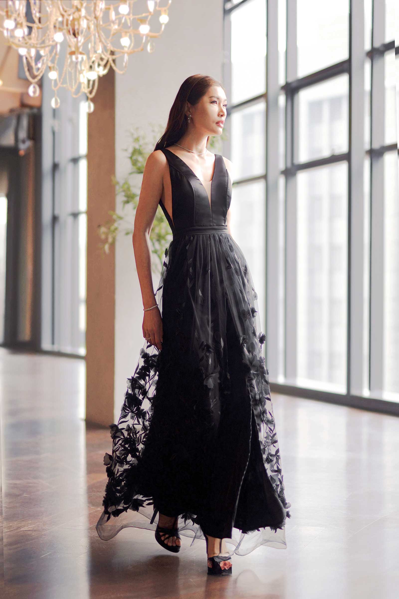 The Amber Gown (Black)