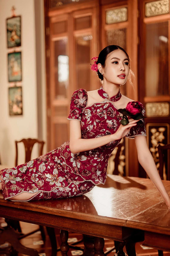Camelia Qipao (Maroon)
