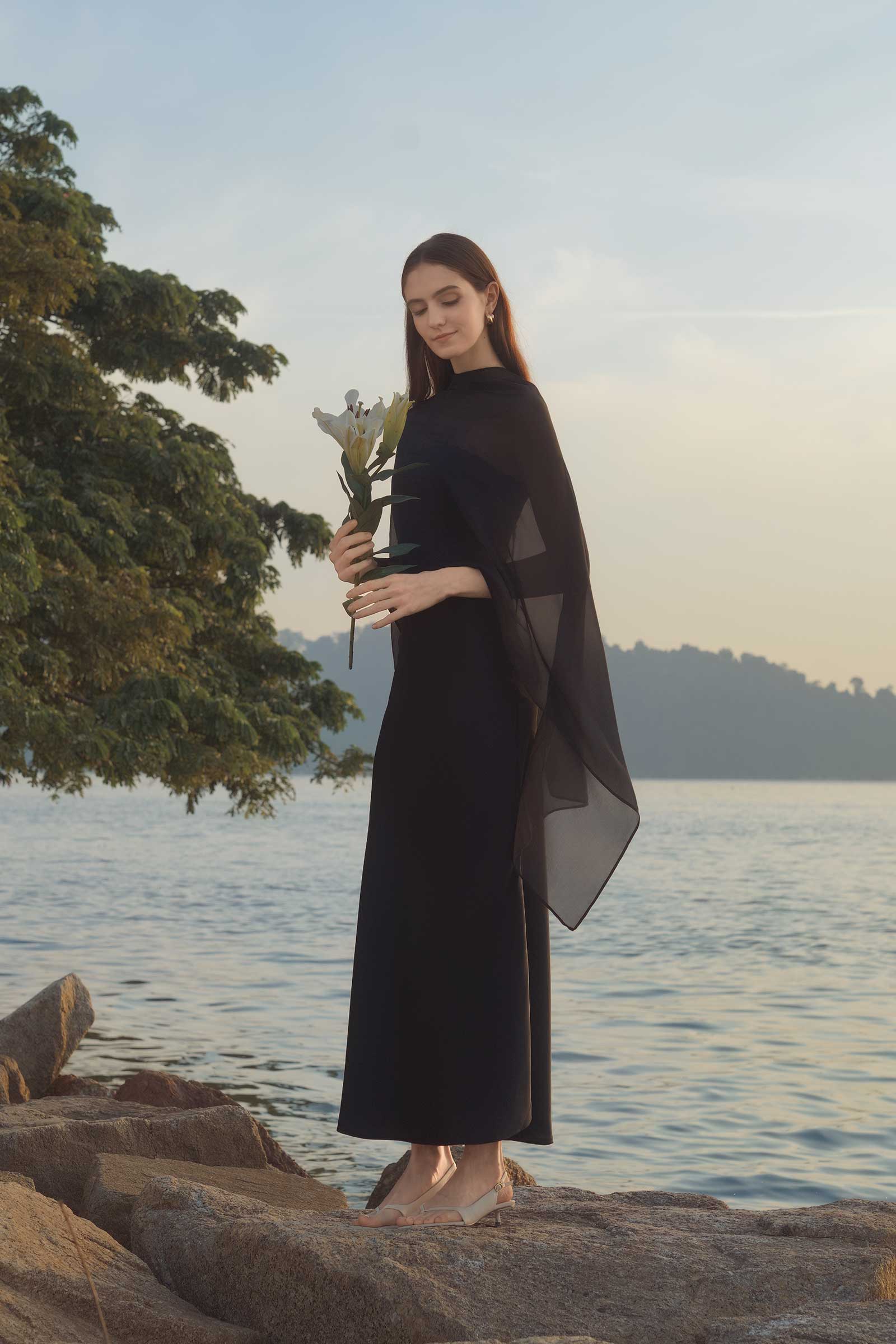 Elaris Multiway Silk Cape (Black) (NON RETURNABLE)