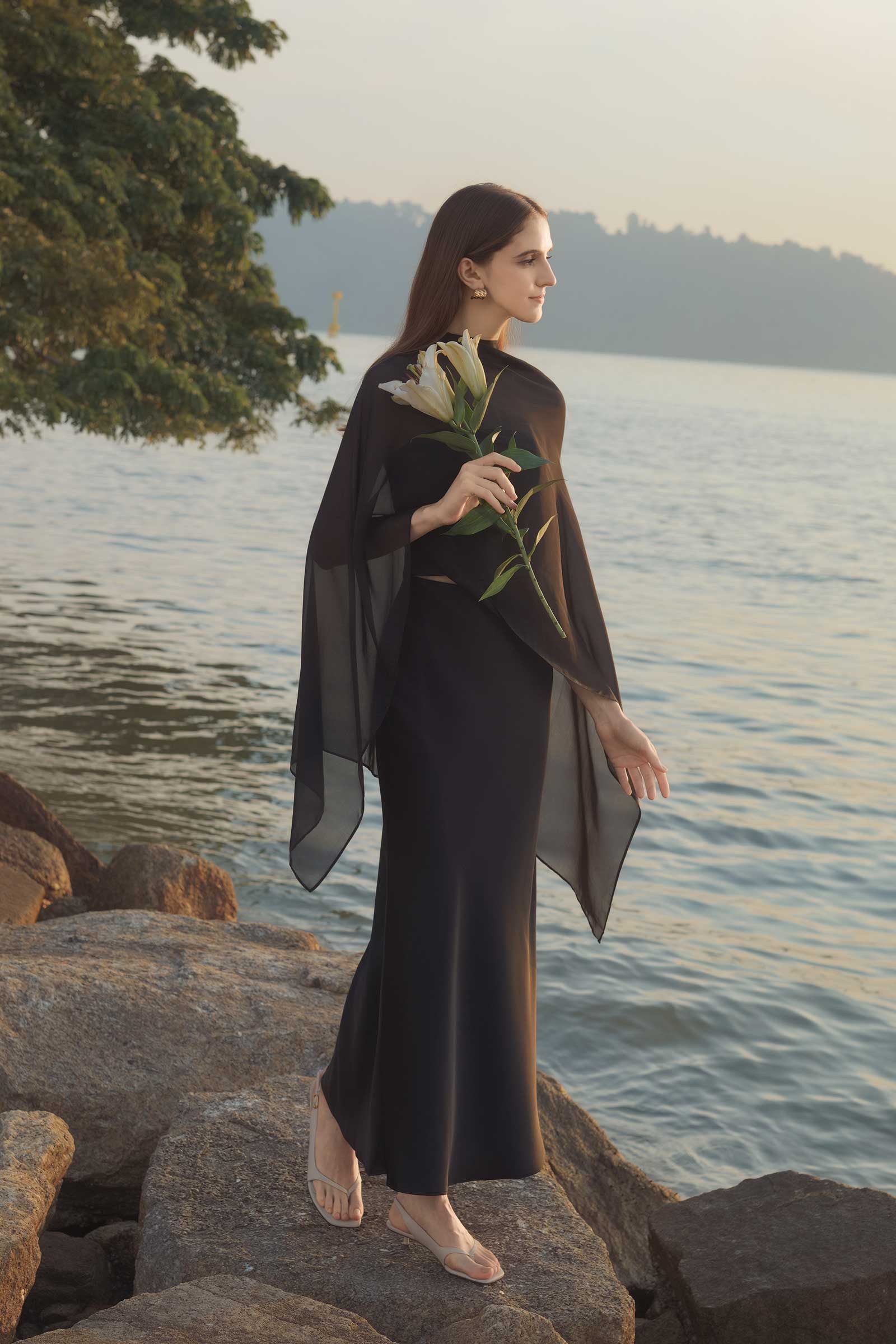 Elaris Multiway Silk Cape (Black) (NON RETURNABLE)