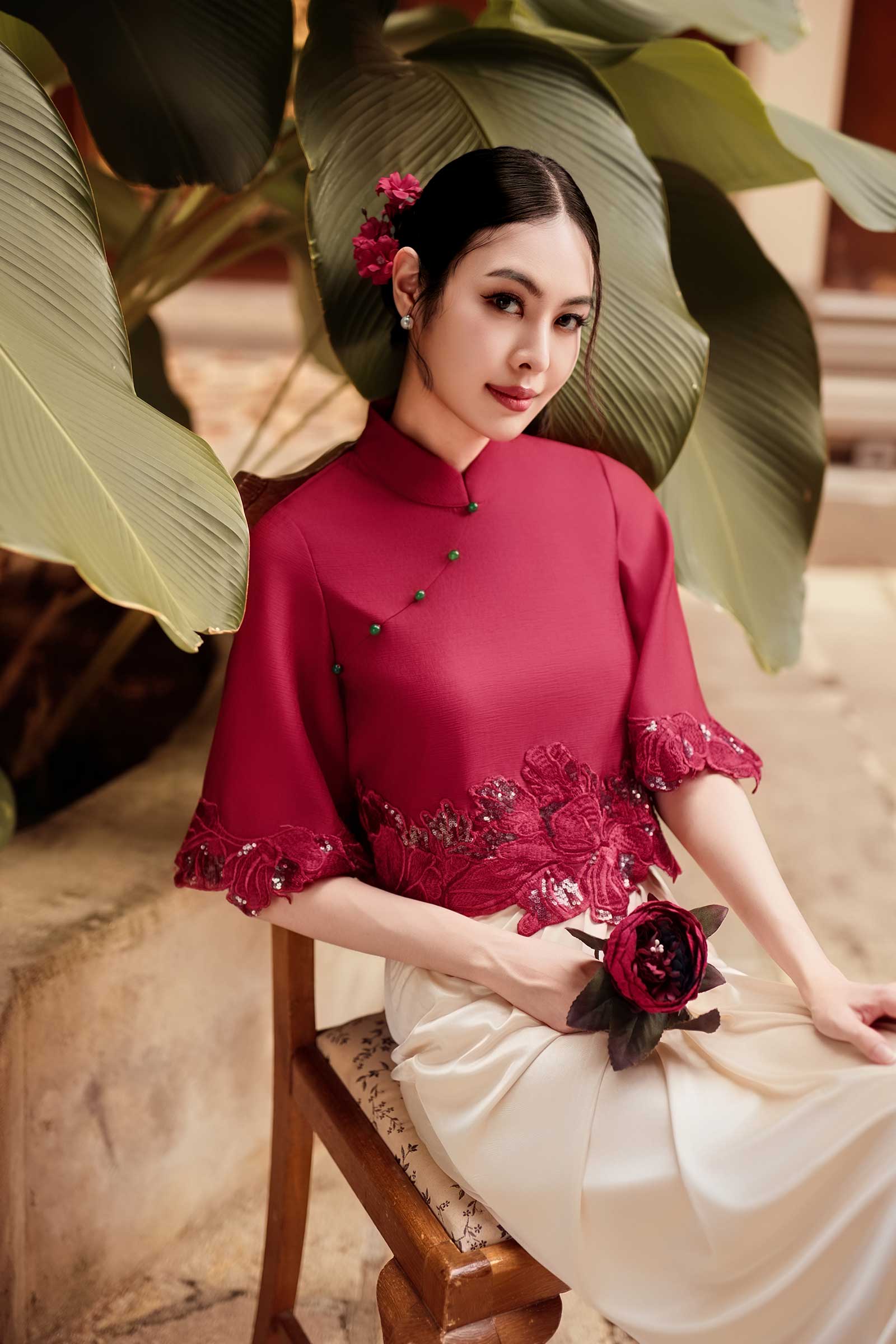 Serena Hibiscus Qipao Top (Ruby Red)