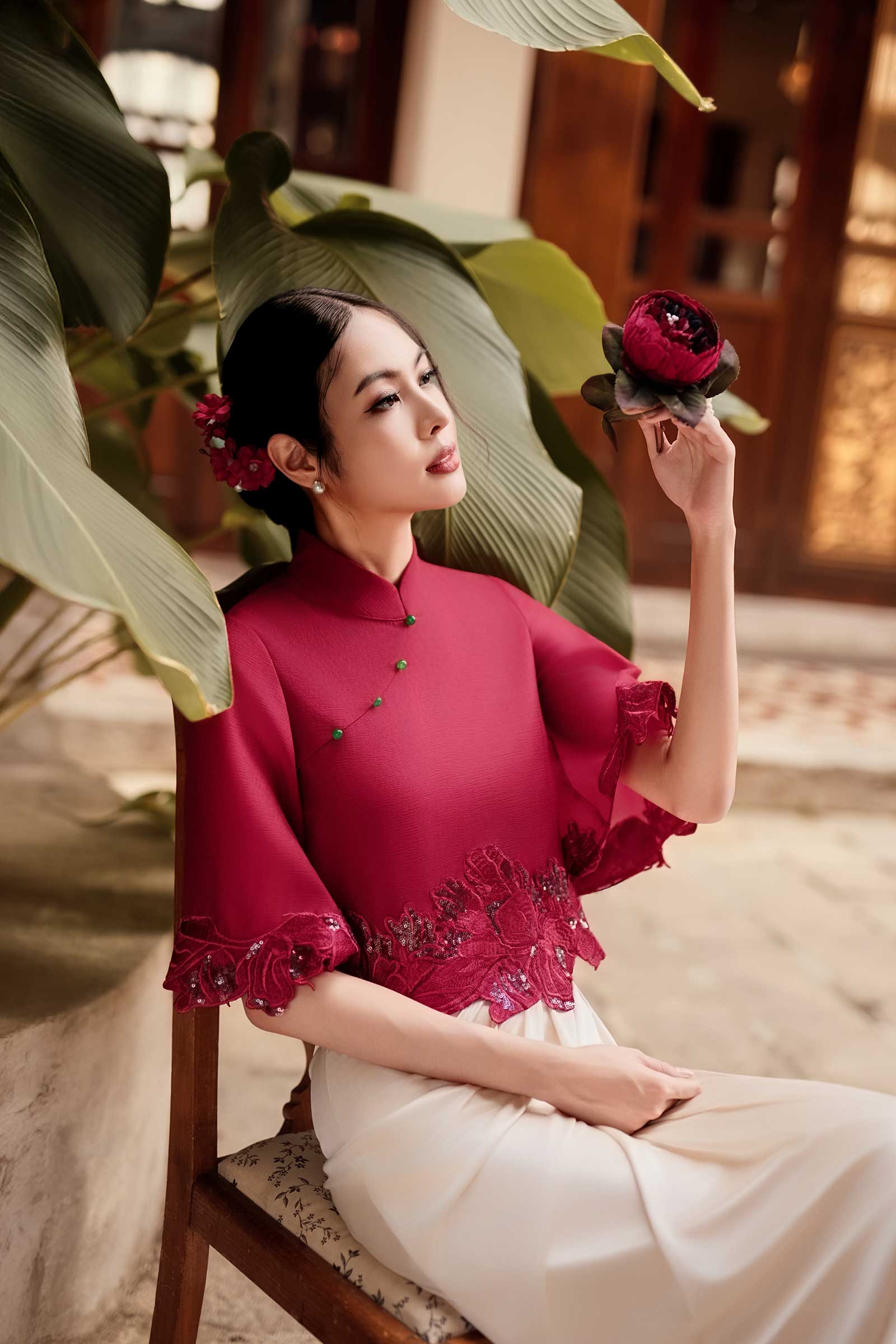 Serena Hibiscus Qipao Top (Ruby Red)