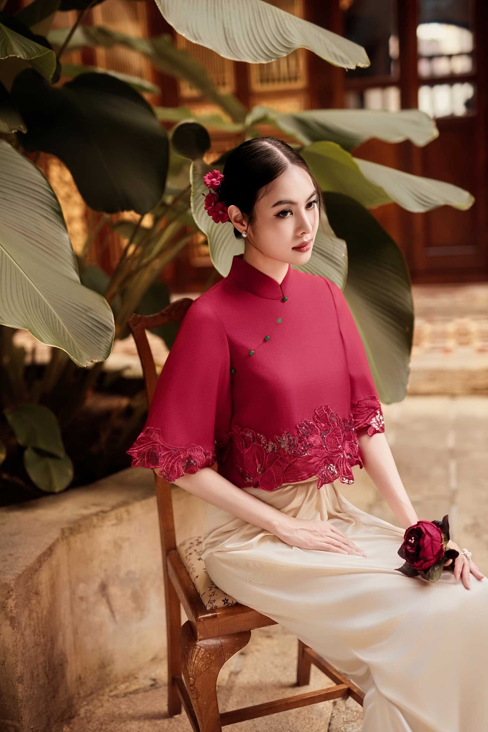 Serena Hibiscus Qipao Top (Ruby Red)