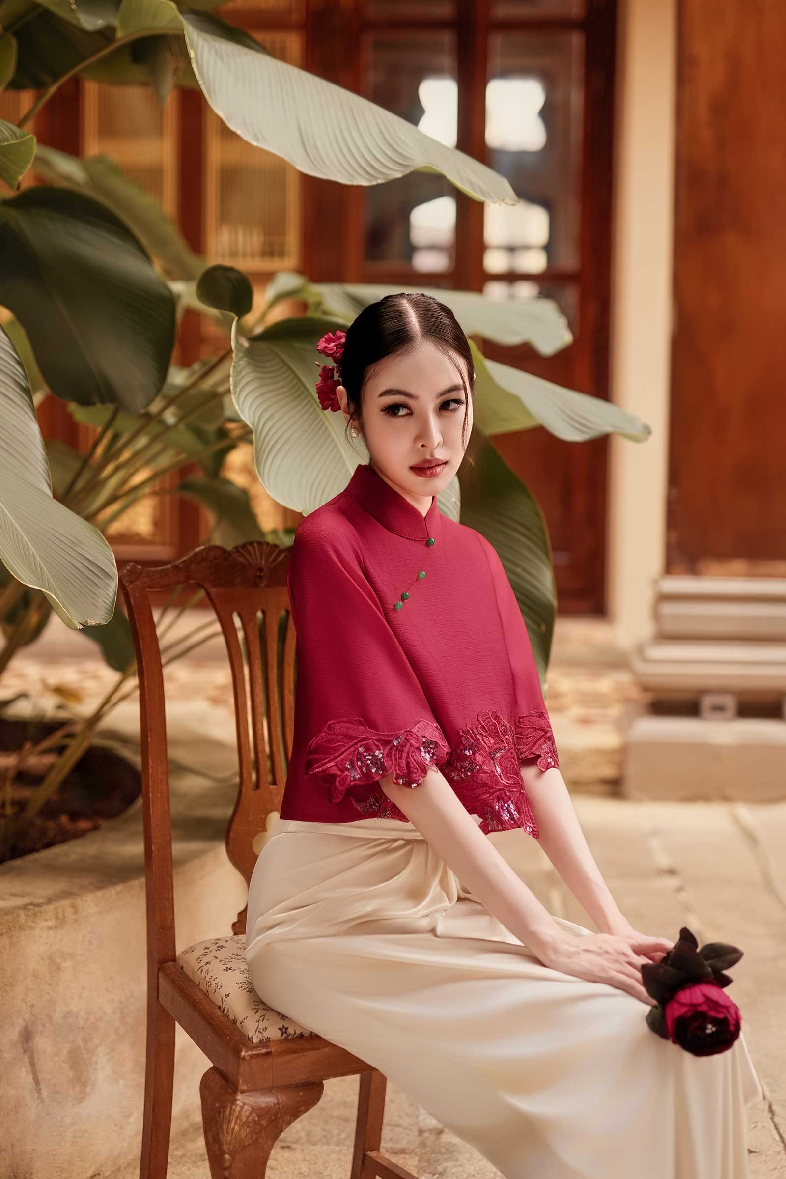 Serena Hibiscus Qipao Top (Ruby Red)